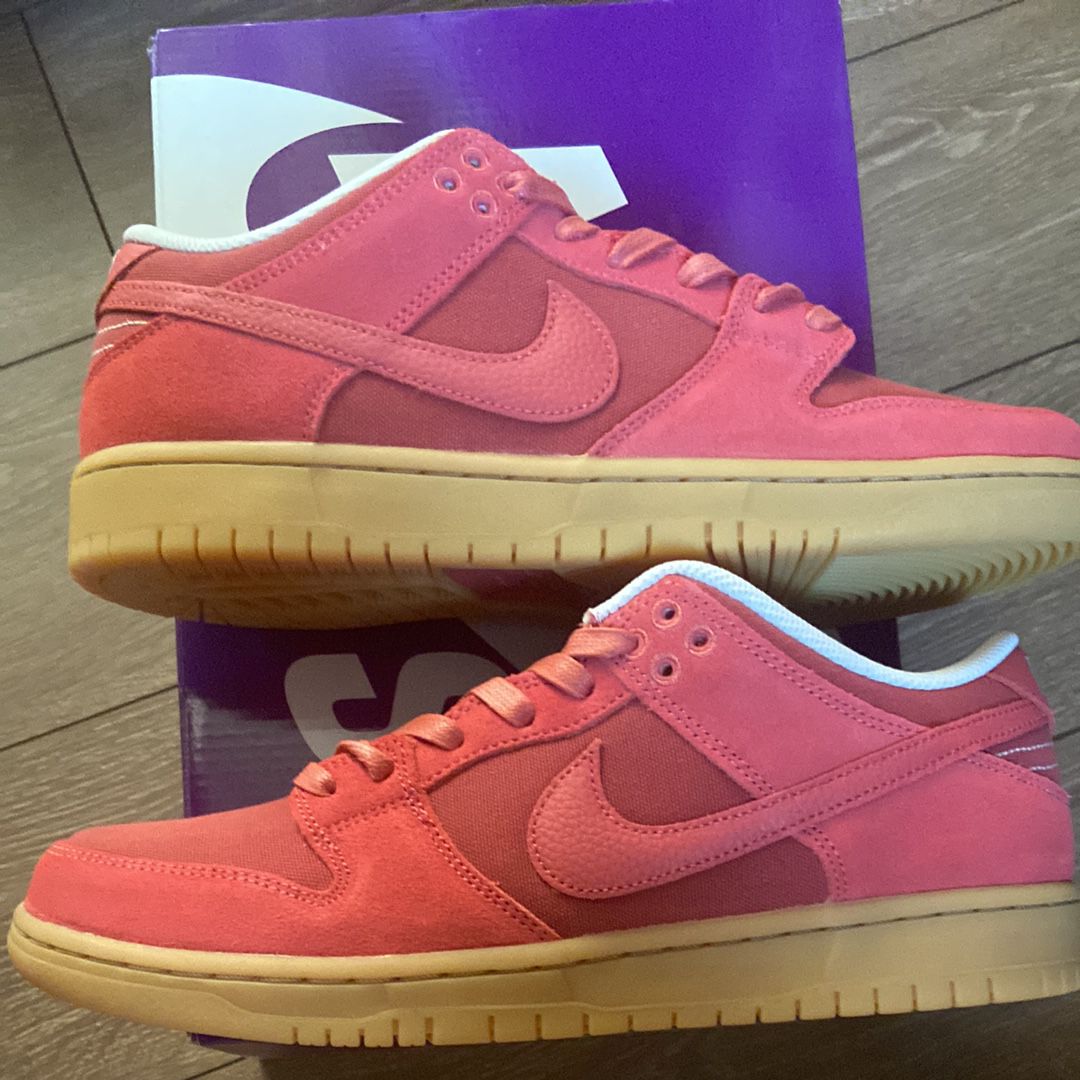 Nike SB Dunk Low "Adobe"