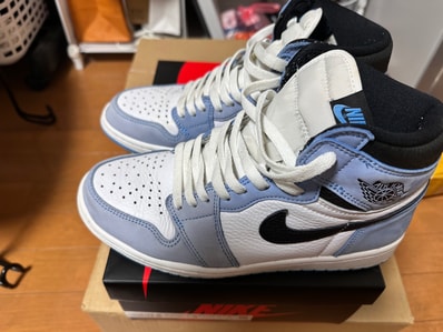 Nike Air Jordan 1 High OG "University Blue"