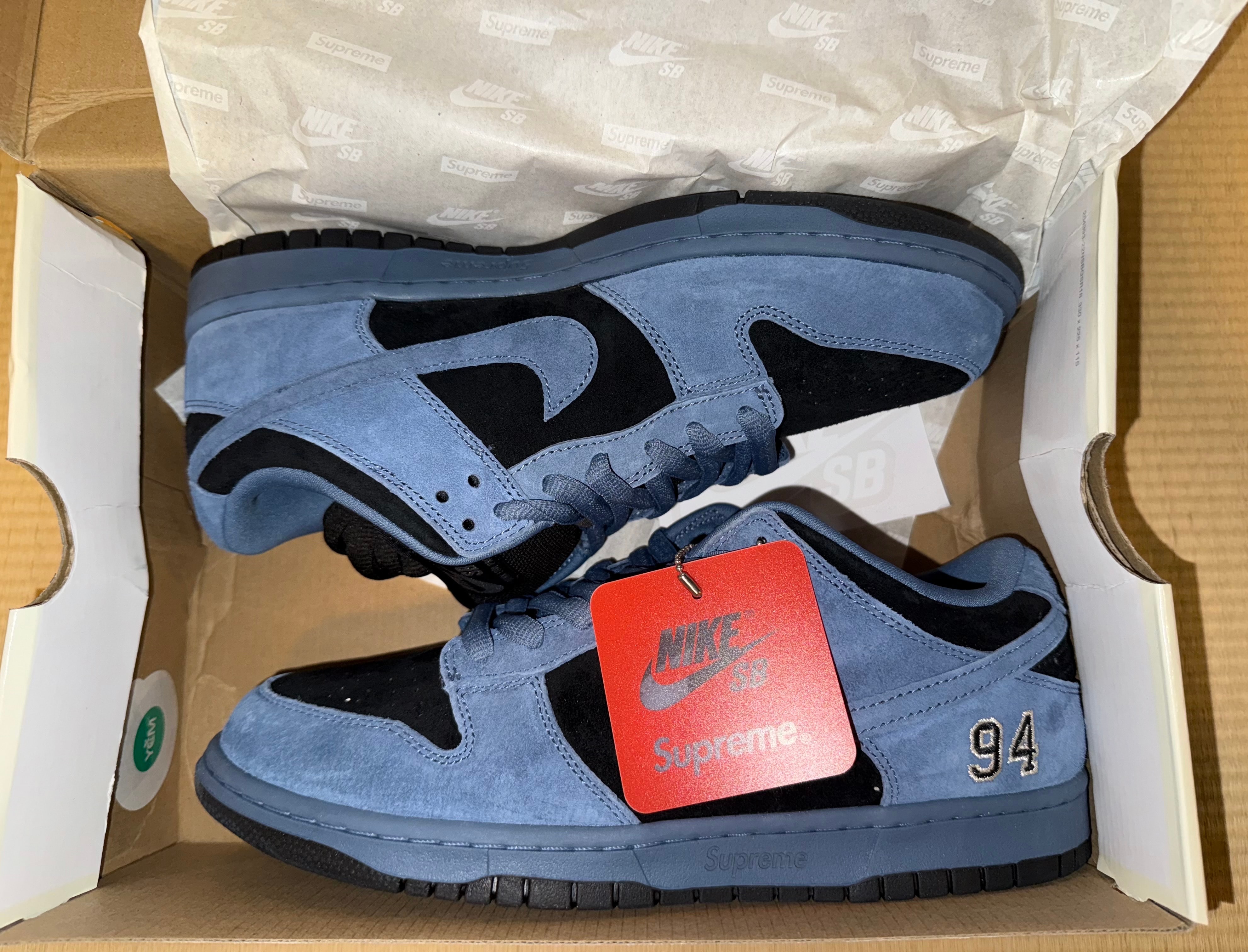 Supreme × Nike SB Dunk Low "Ocean Fog" (North America Exclusive) (25FW Week2)