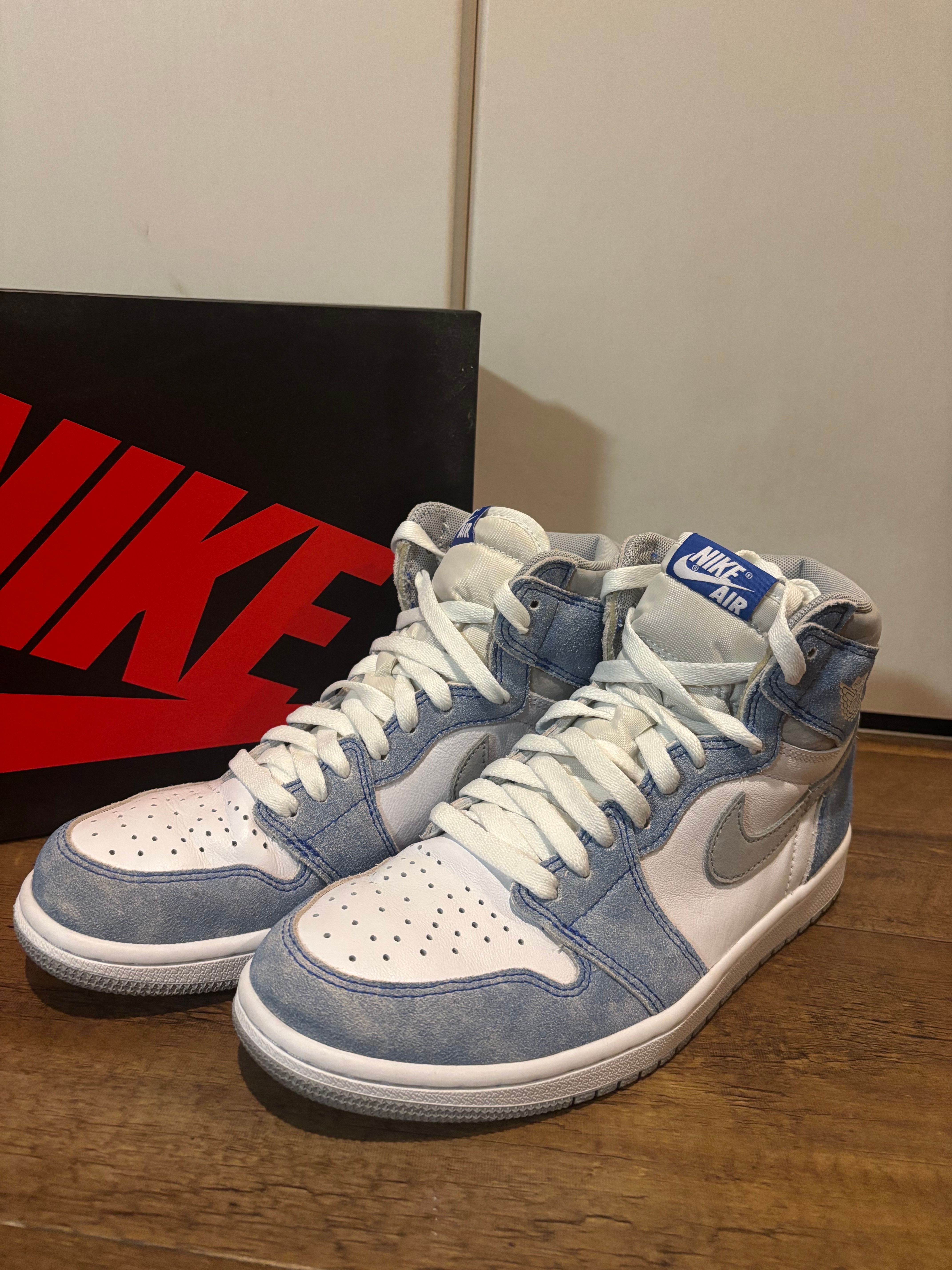Nike Air Jordan 1 High OG "Hyper Royal"