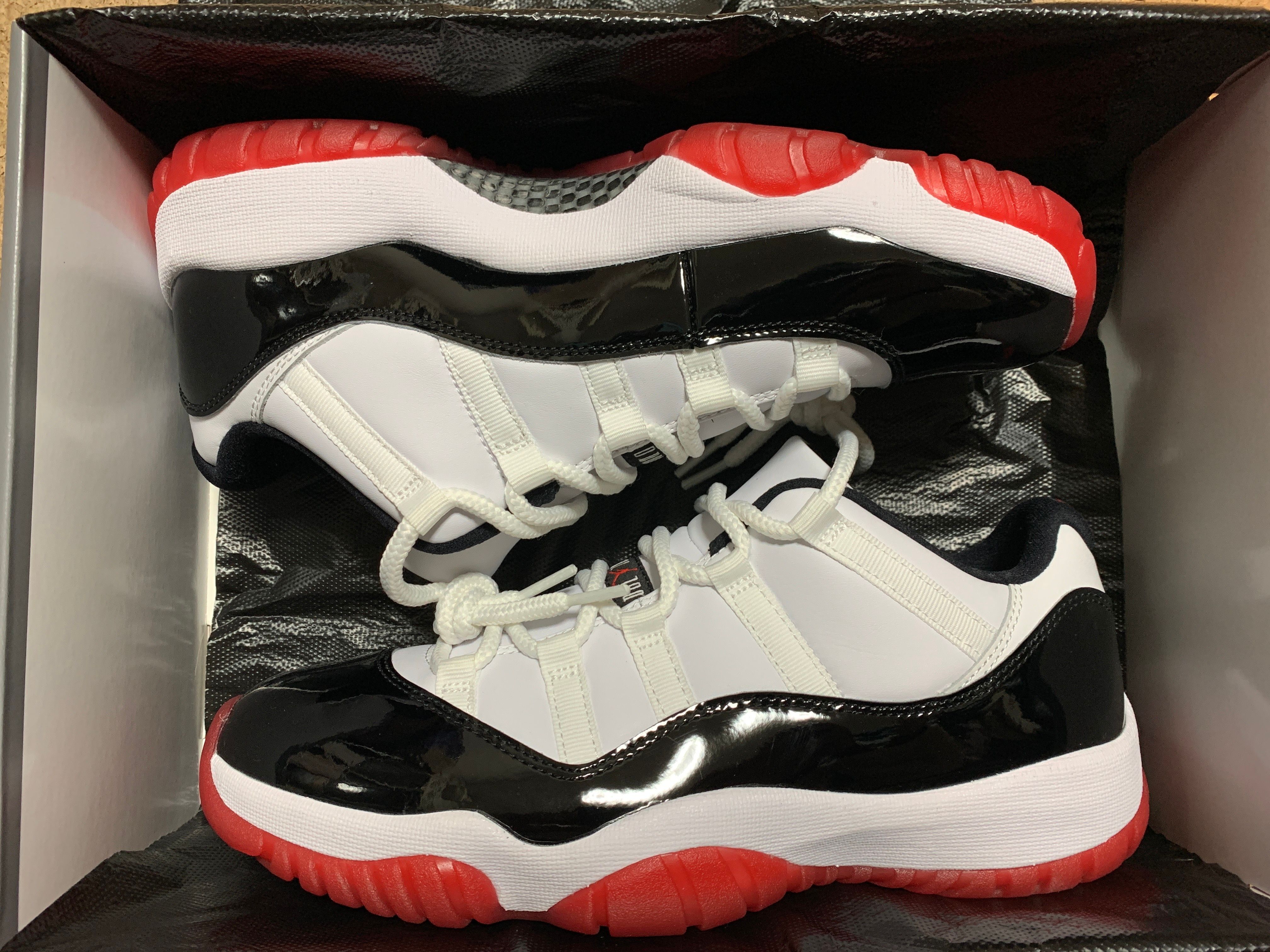 Nike Air Jordan 11 Low "Gym Red"