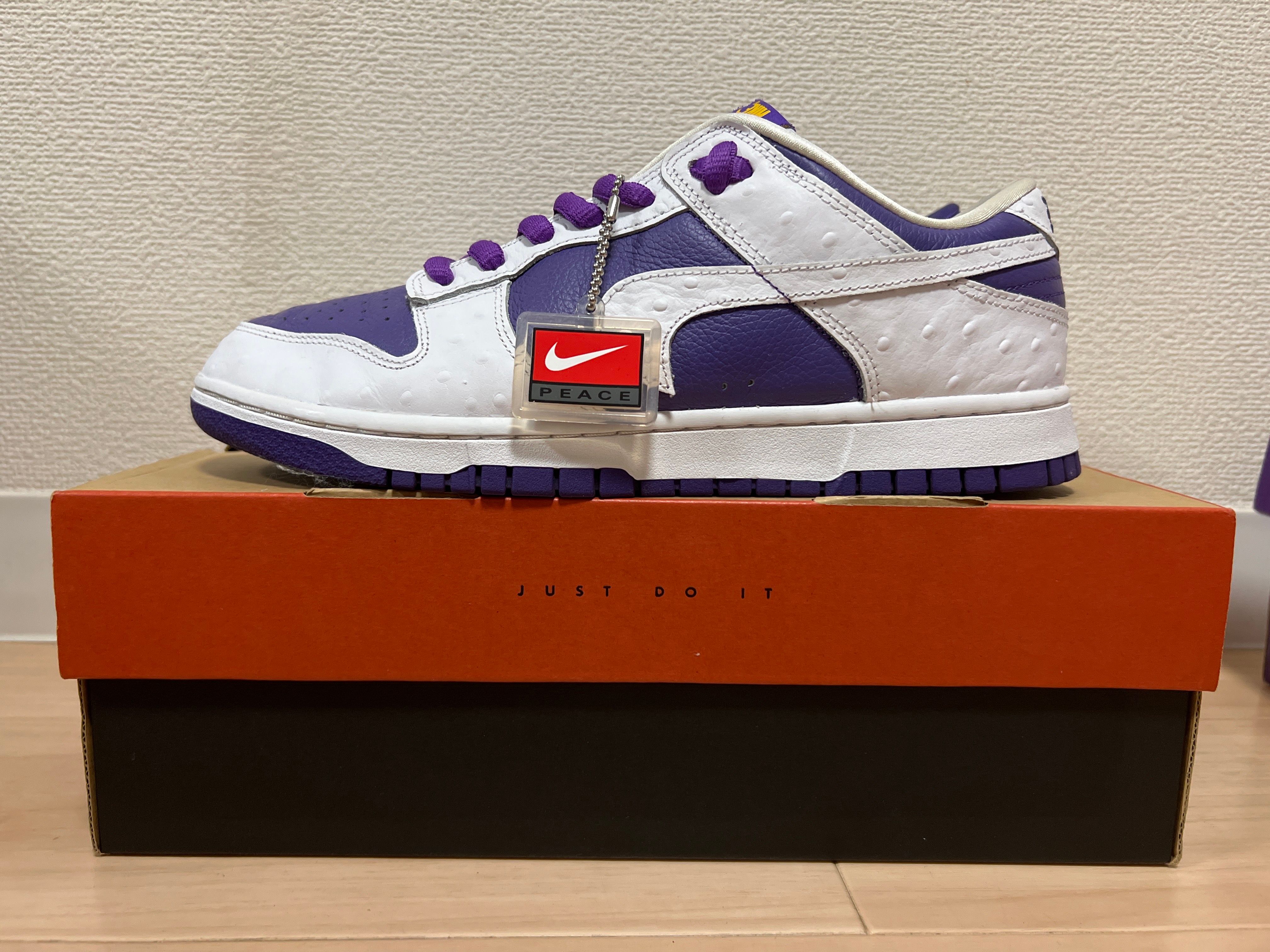 Nike Women's Dunk Low "Made You Look"