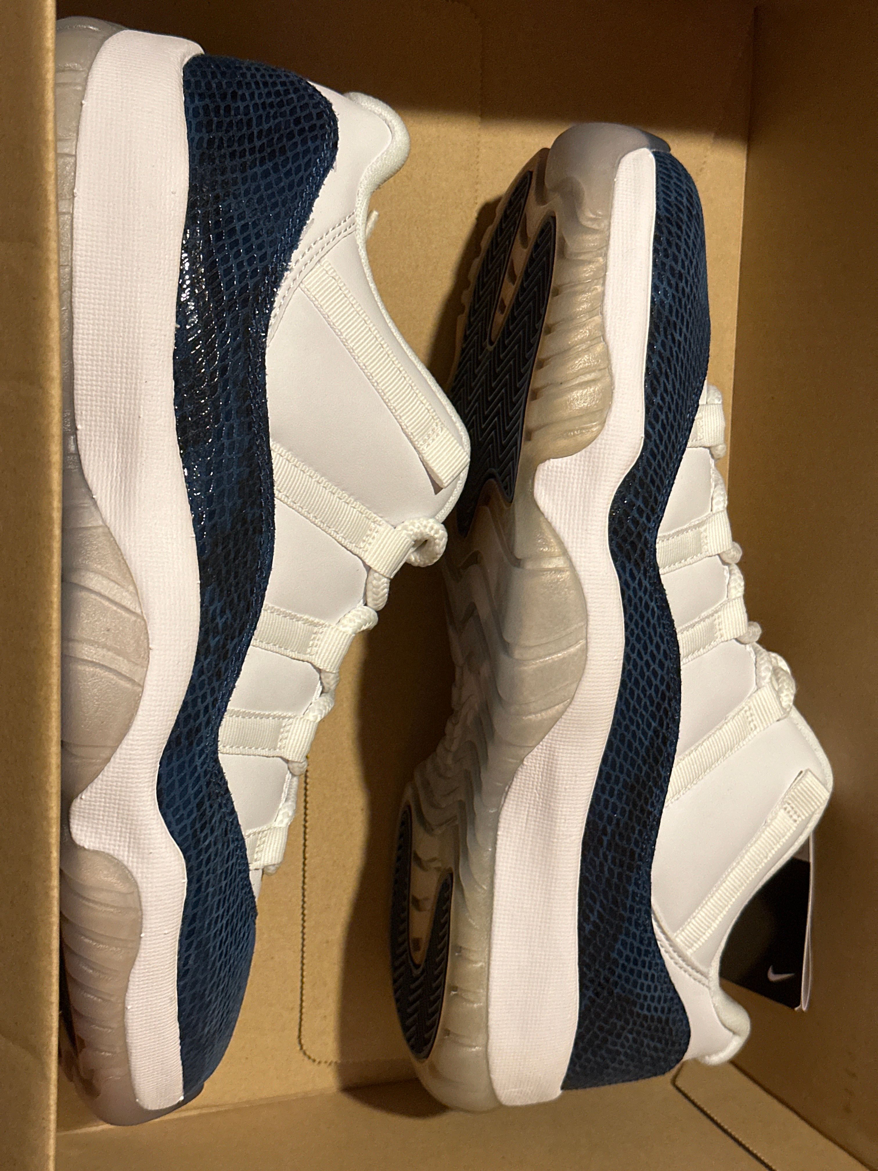 AIR JORDAN 11 LOW "SNAKESKIN"