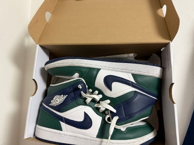 Nike Women's Air Jordan 1 Mid "Navy/Green"