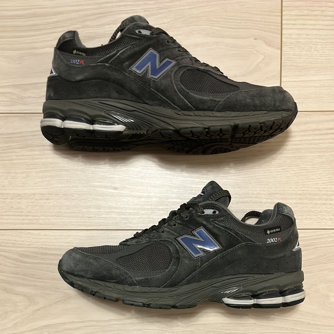 BEAMS × New Balance 2002R GORE-TEX "Charcoal"