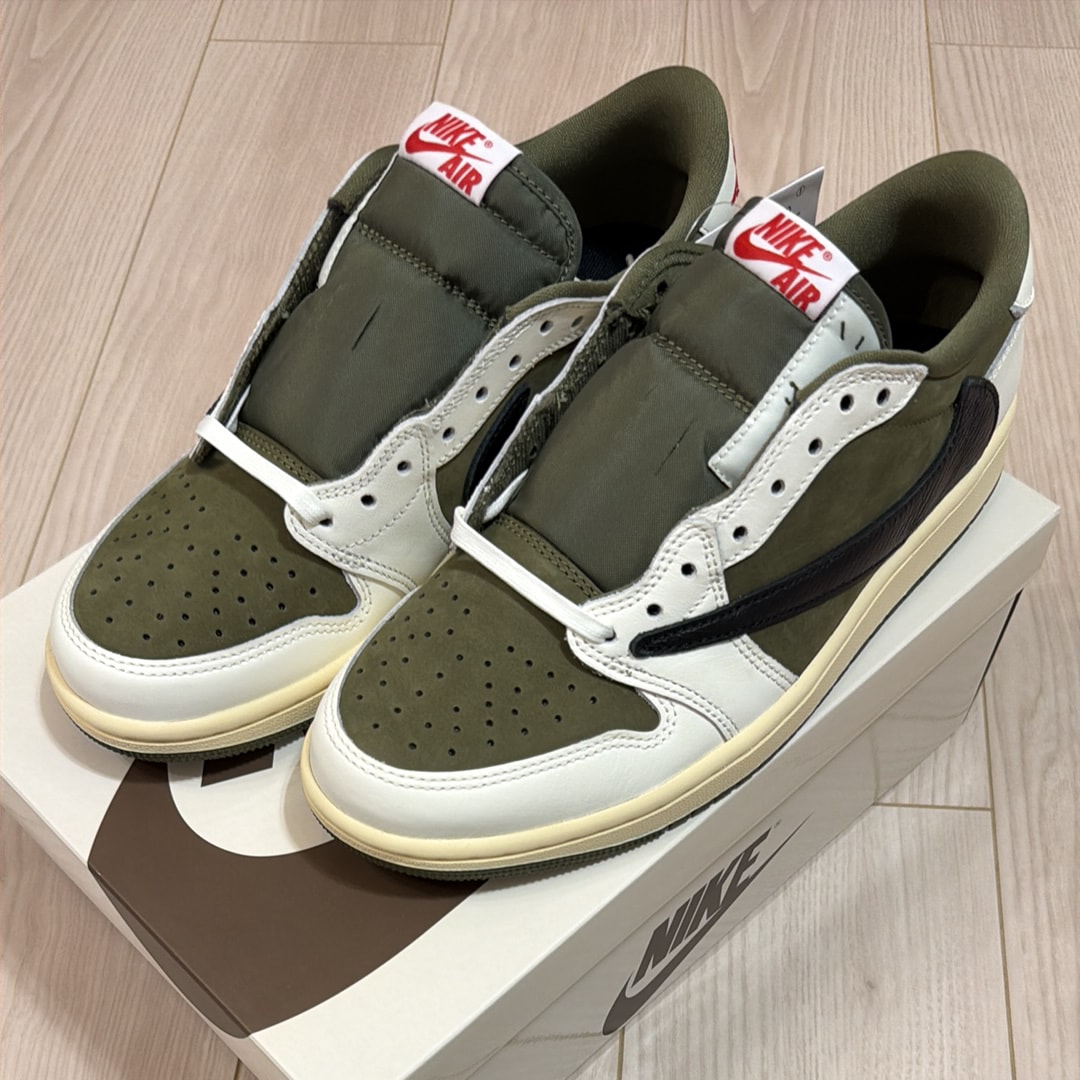 トラヴィススコット × ナイキ エアジョーダン1 ロー OG SP "リバースオリーブ"