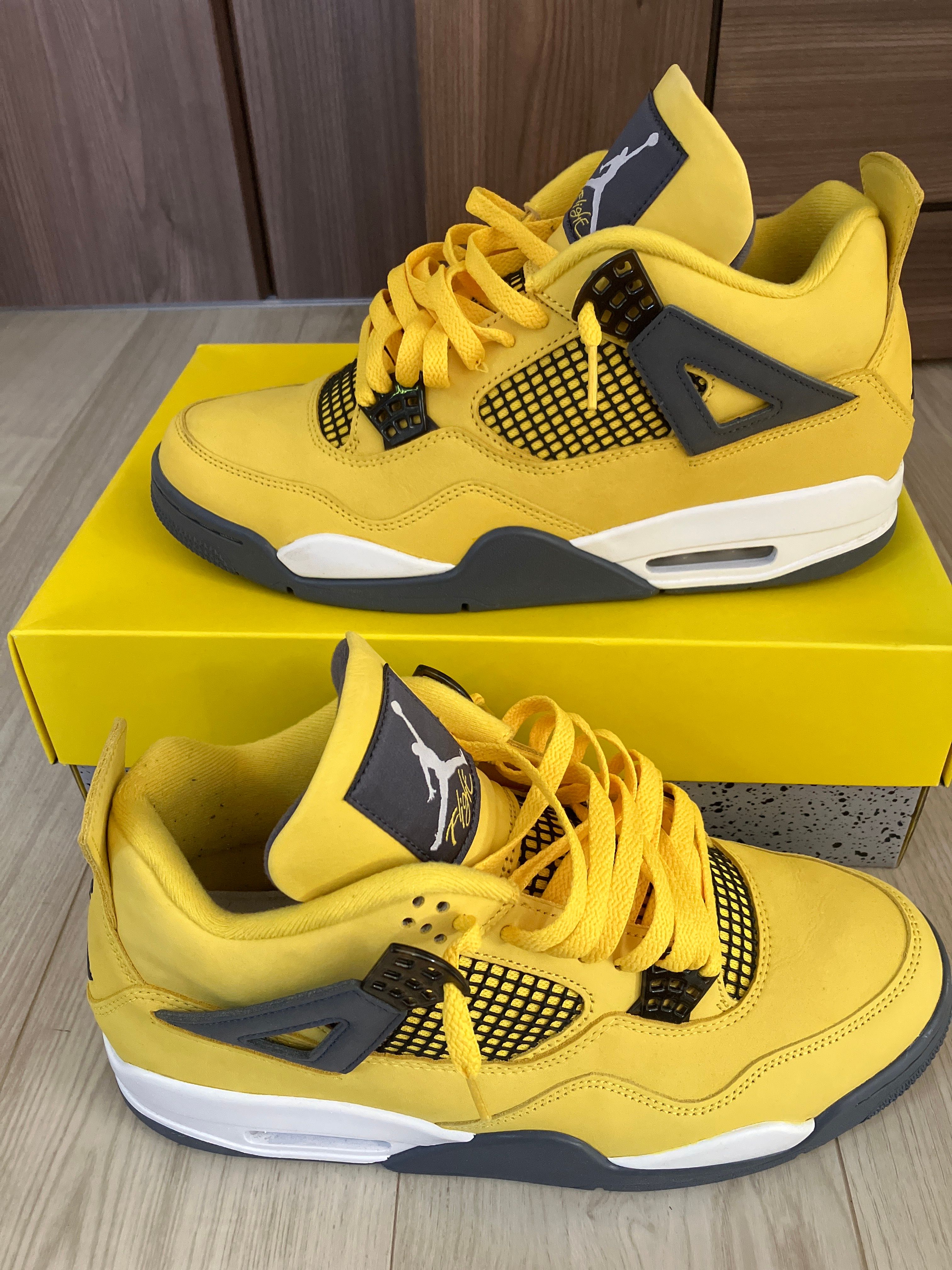 Nike Air Jordan 4 "Tour Yellow"