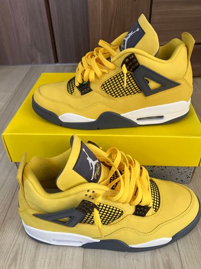 Nike Air Jordan 4 "Tour Yellow"
