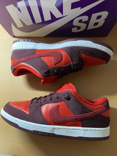 Nike SB Dunk Low "Cherry"
