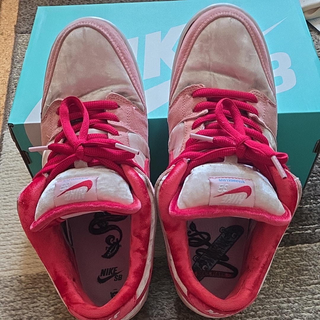 Strangelove × Nike SB Dunk Low "Valentine’s Day"