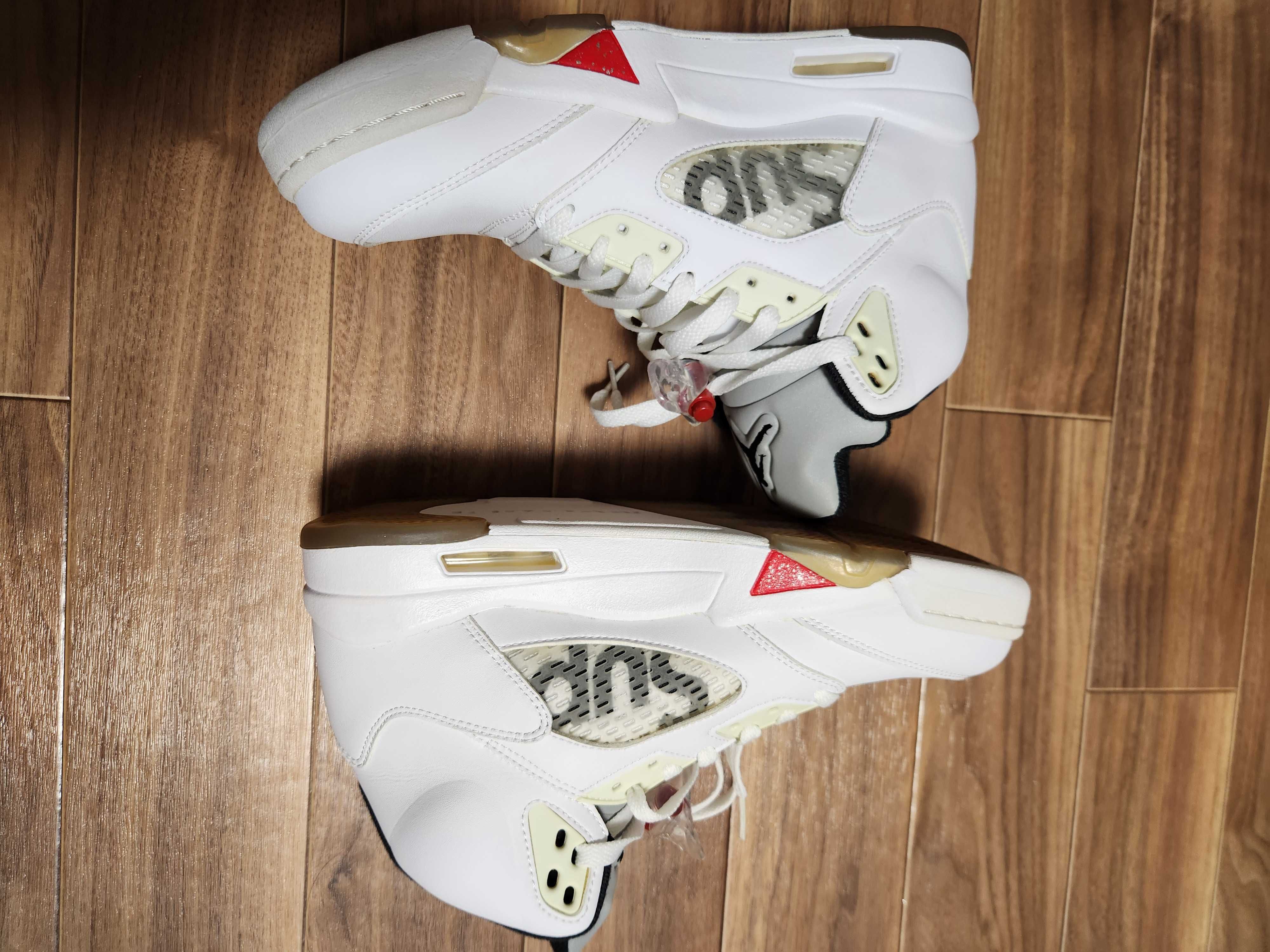 Supreme × Nike Air Jordan 5 Retro "White"