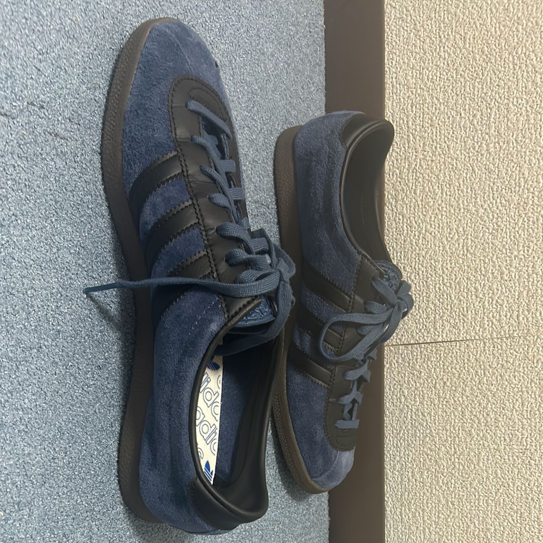 アディダス ロンドン "プリラブドインク/コアブラック/ガム"