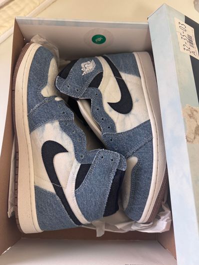 Nike Air Jordan 1 Retro High OG "Denim"