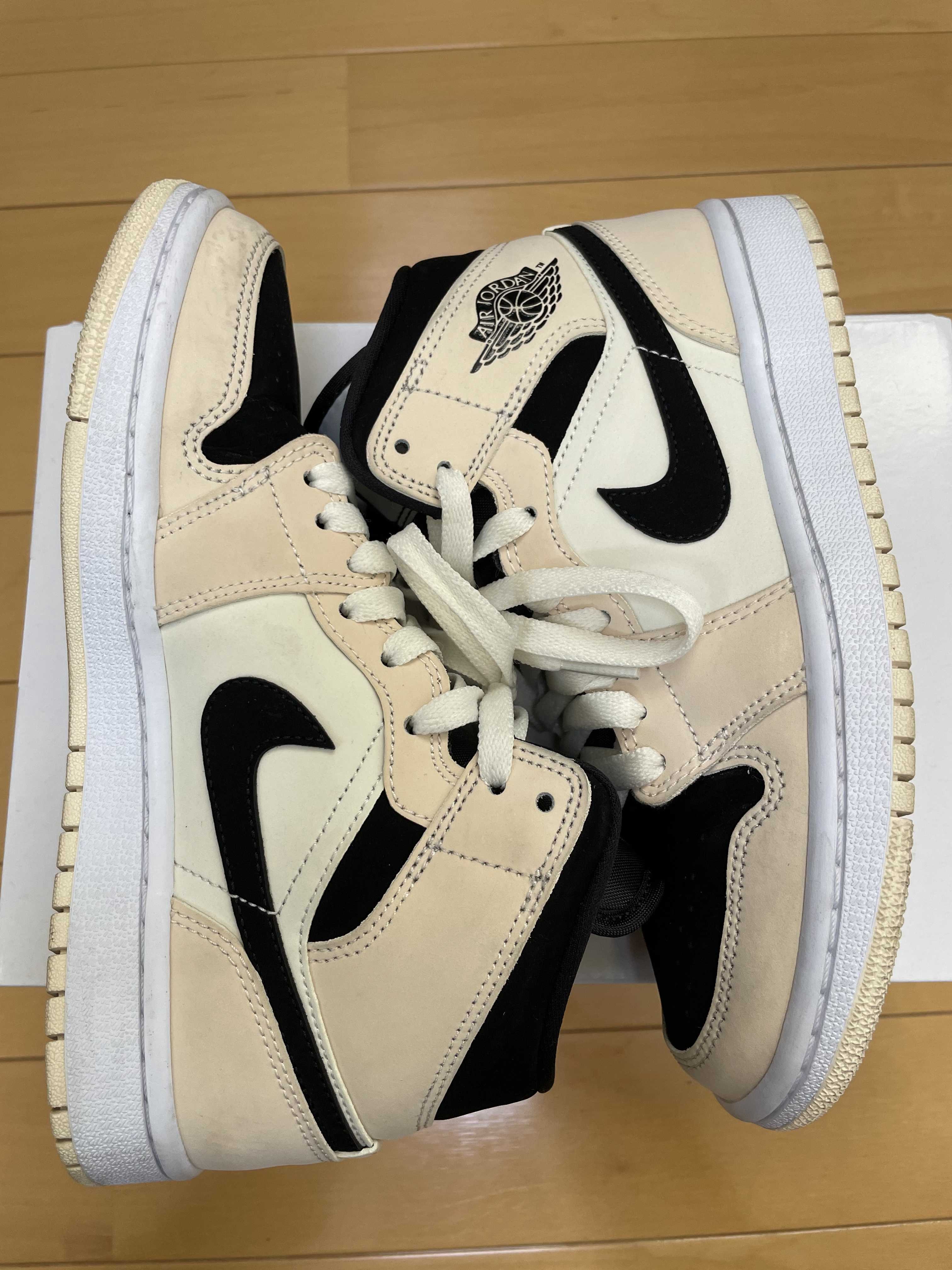 NIKE Women's AIR JORDAN 1 MID "GUAVA ICE"