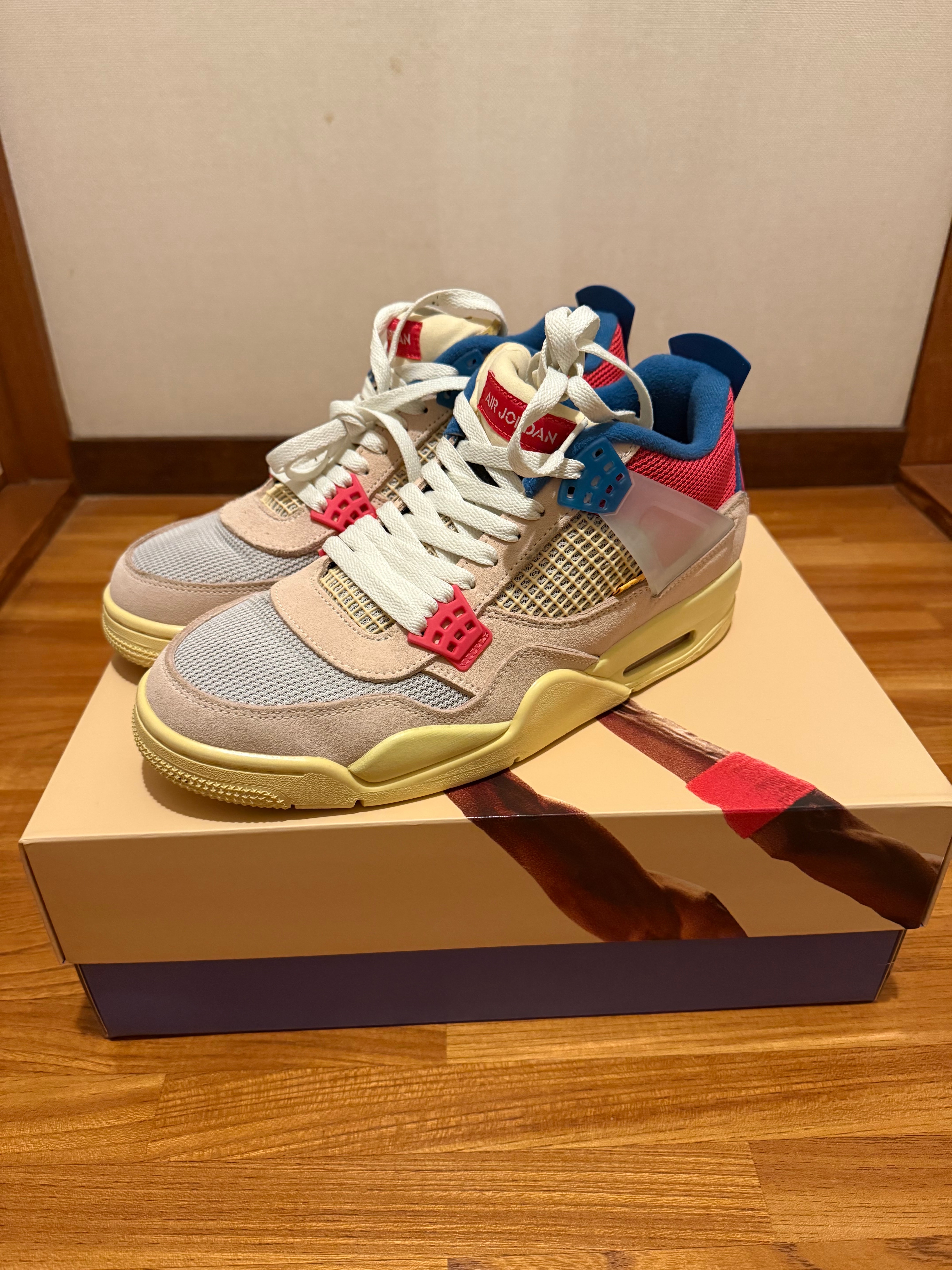 ユニオン × ナイキ エアジョーダン4 SP "グアバアイス/ライトフュージョンレッド"