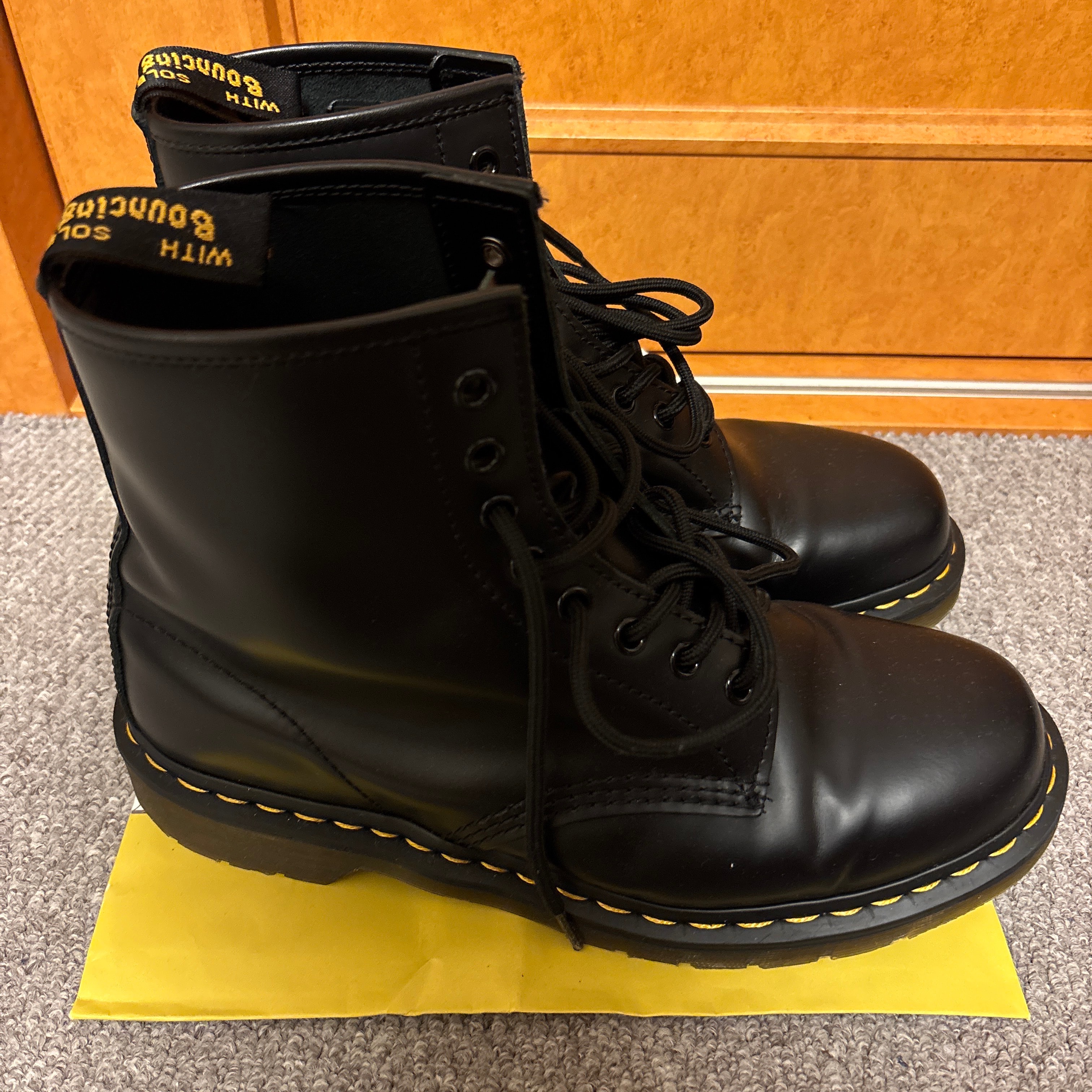 Dr.Martens Women's Jadon 8-Eye Boots "Black"