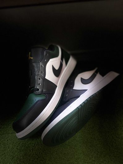 Nike Air Jordan 1 Low "Green Toe"