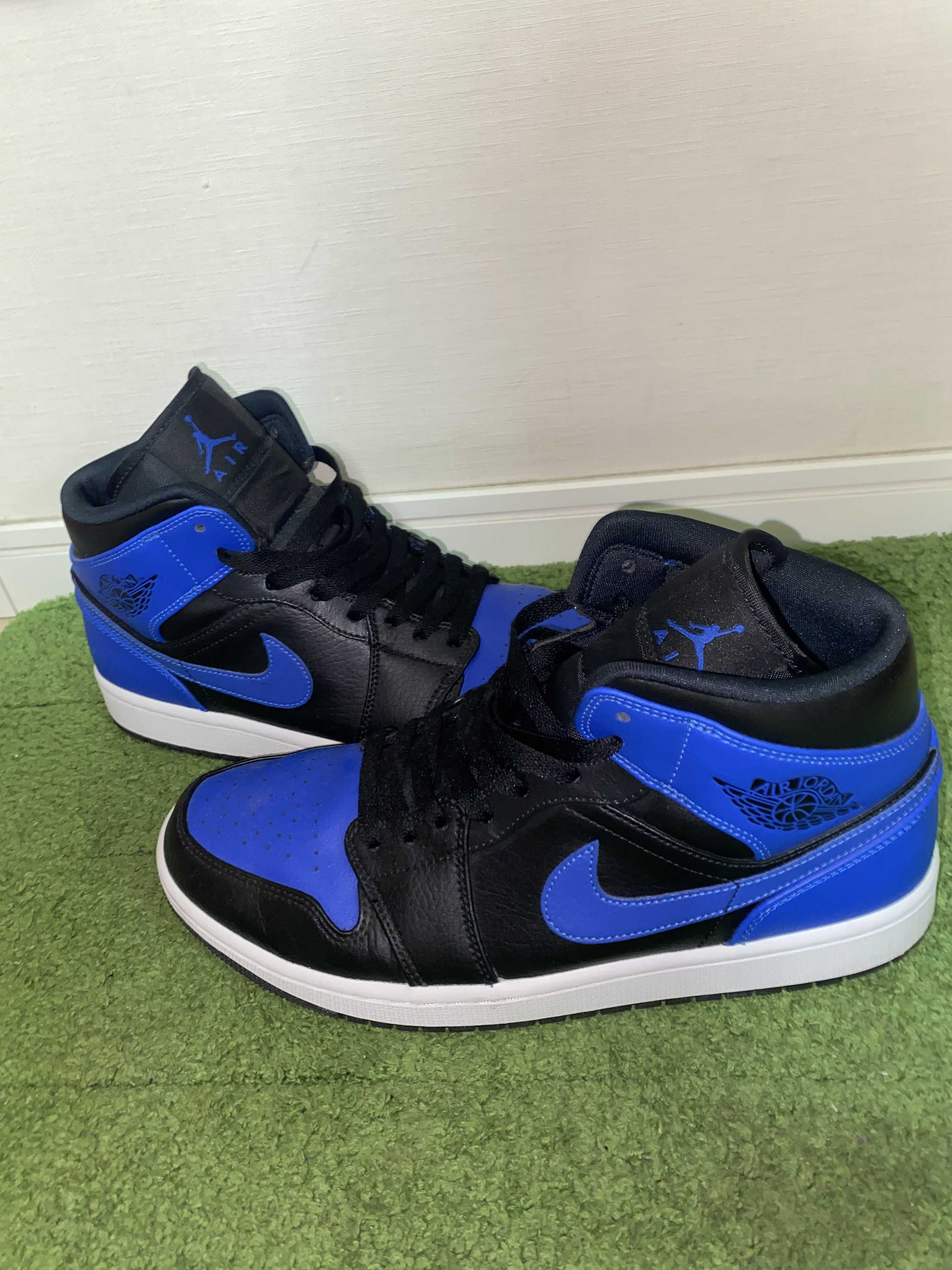 Nike Air Jordan 1 Mid "Hyper Royal"