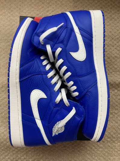 NIKE AIR JORDAN 1 RETRO HIGH "HYPER ROYAL"