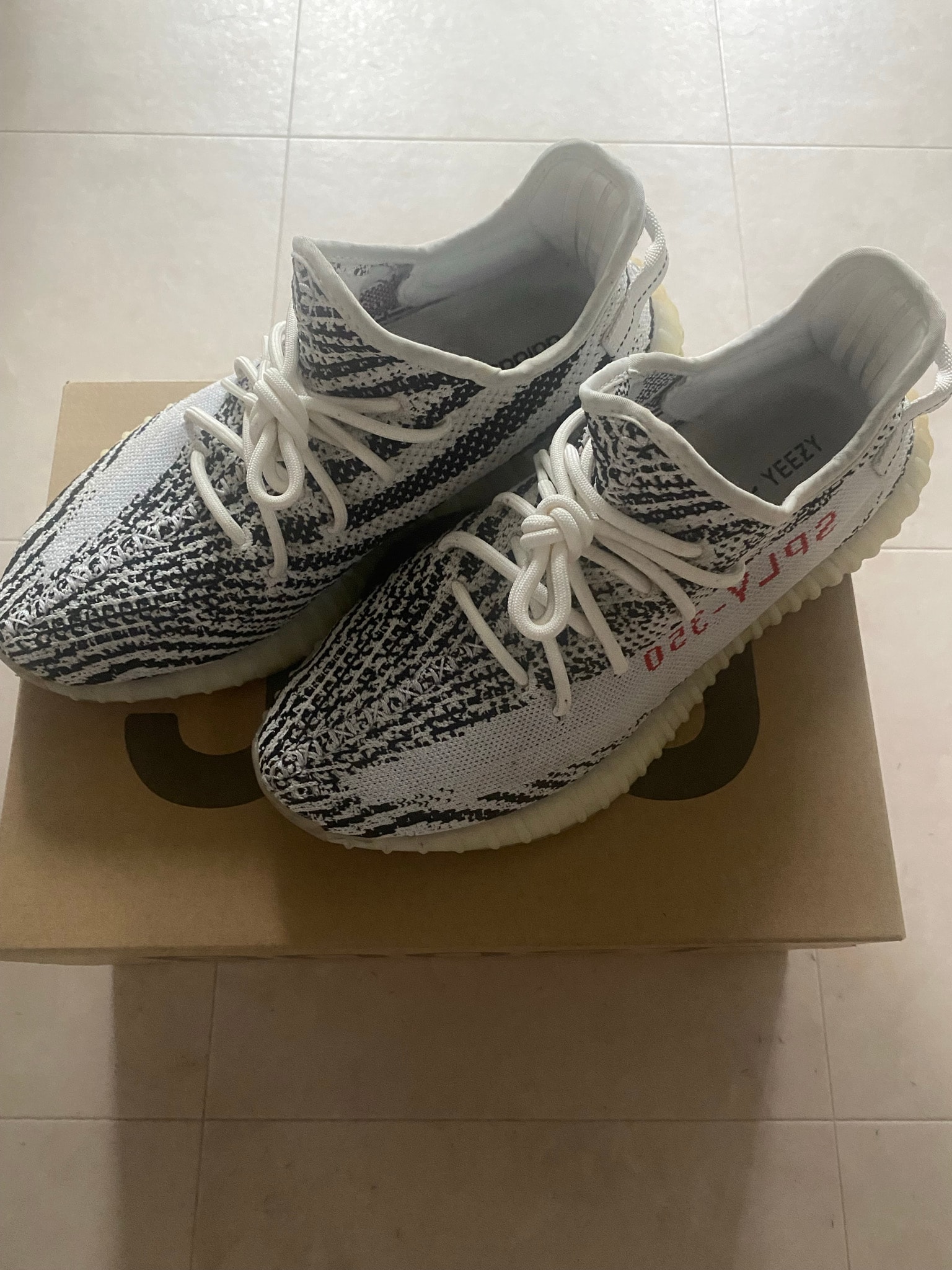 adidas YEEZY Boost 350 V2 "Zebra"