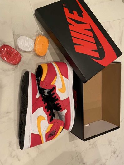 Nike Air Jordan 1 High OG "Light Fusion Red"