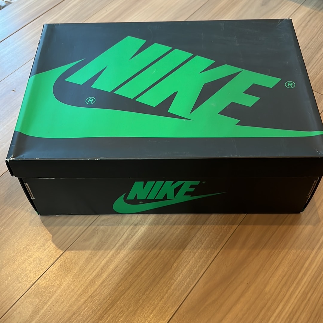 Nike Air Jordan 1 Retro High OG "Celtics/Black and Lucky Green" (2023)