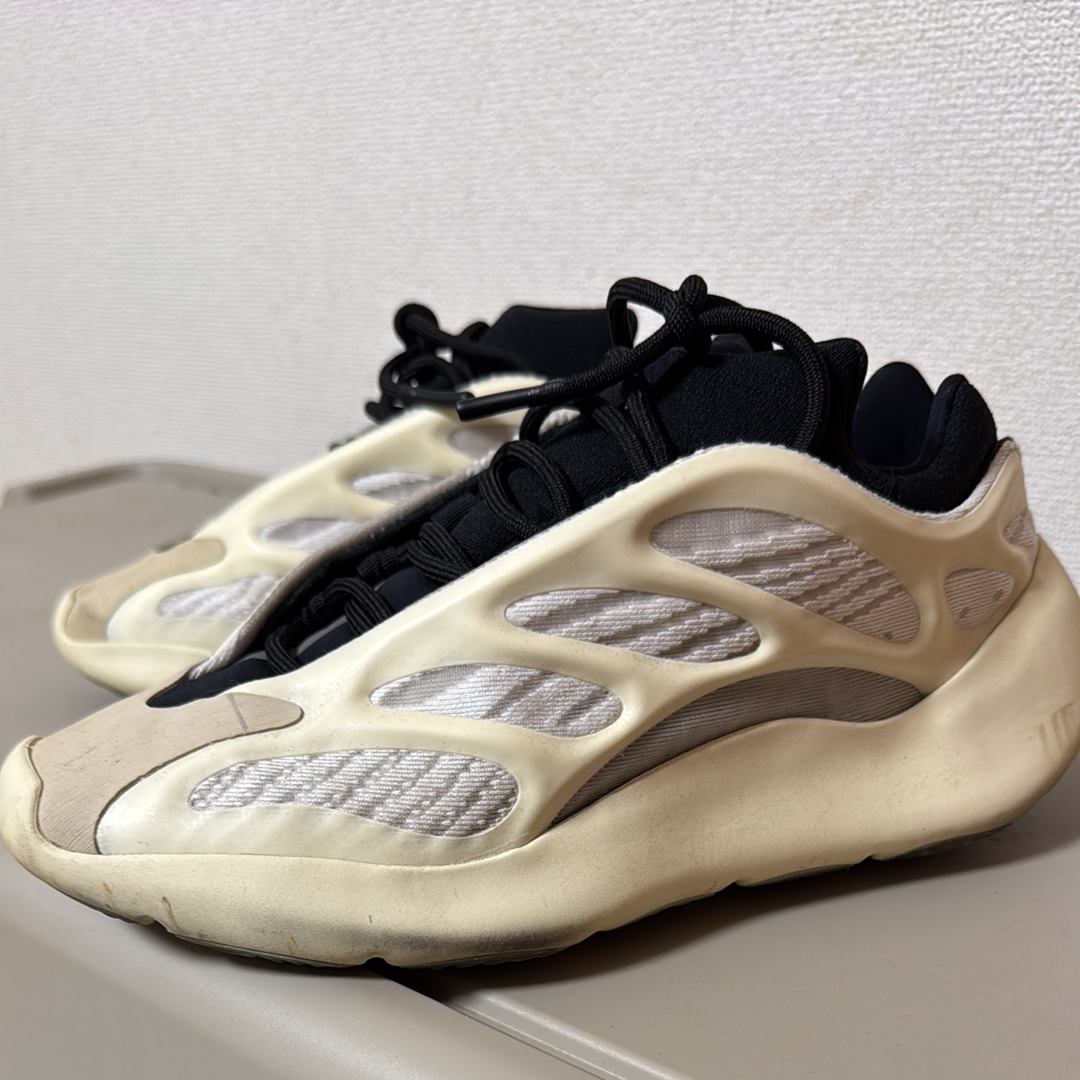 adidas YEEZY 700V3 "Azael"