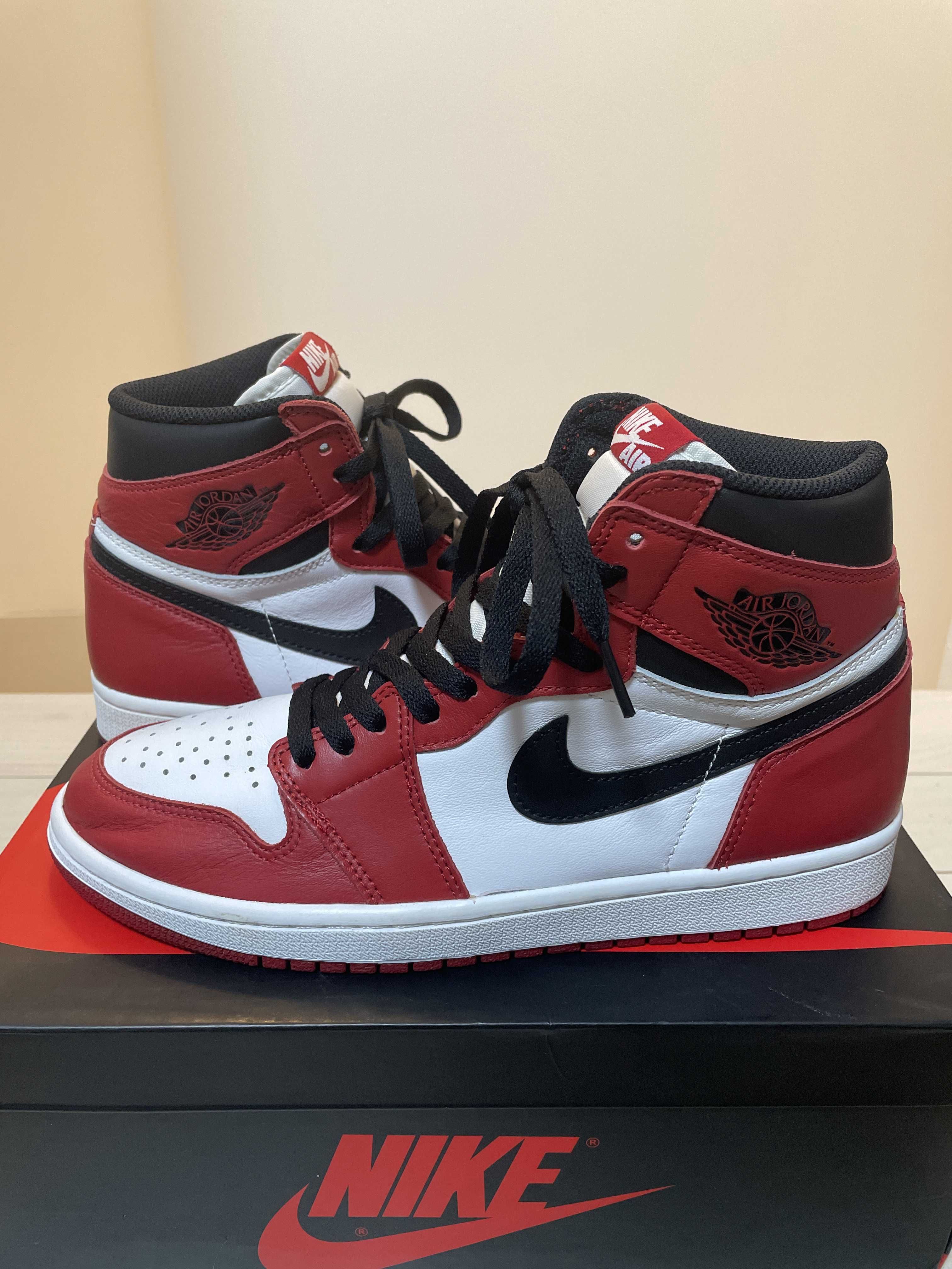 Nike Air Jordan 1 Retro High "Chicago" (2015)