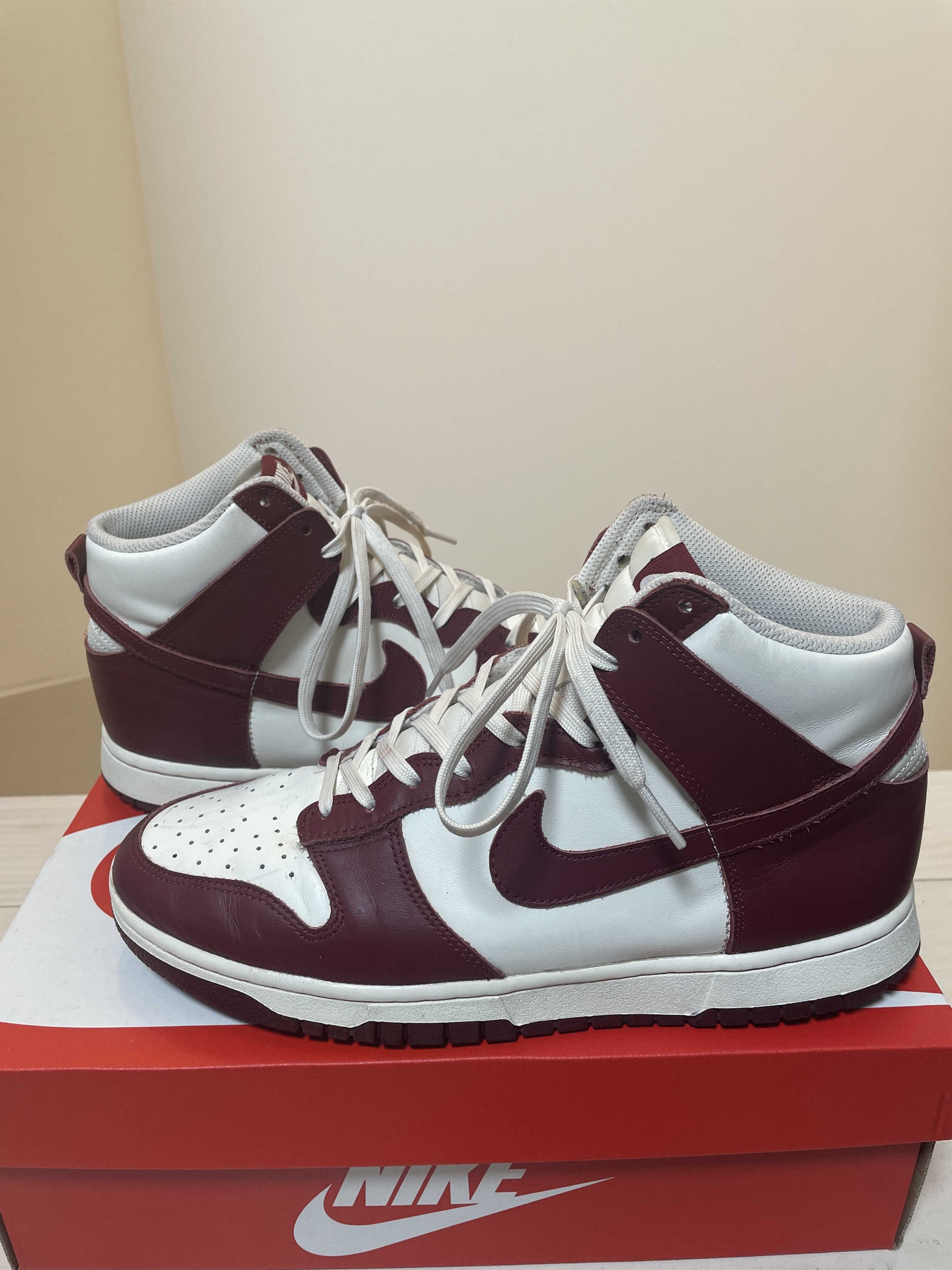 NIKE Women's DUNK HIGH "TEAM RED"