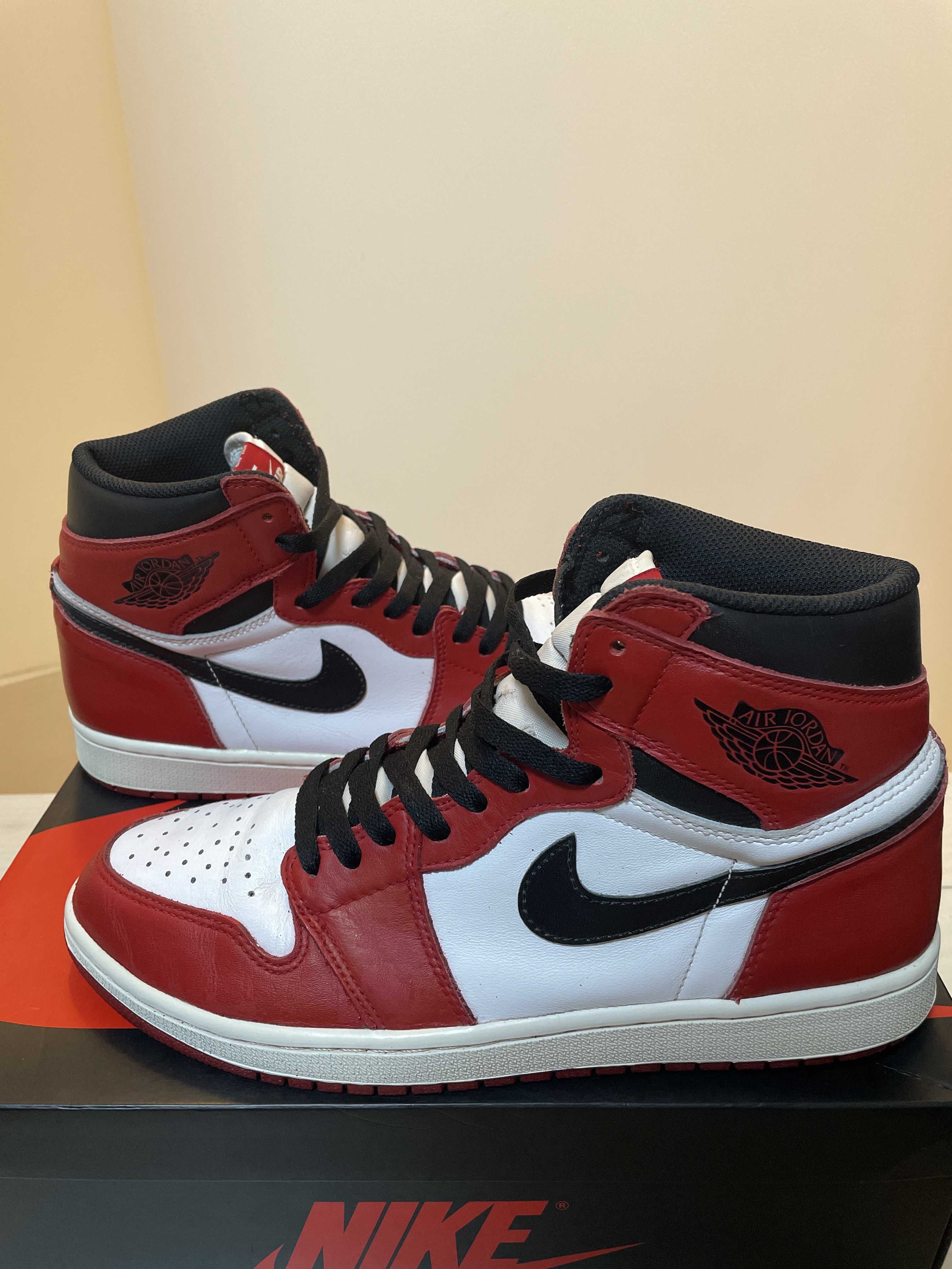 Nike Air Jordan 1 Retro High "Chicago" (2015)