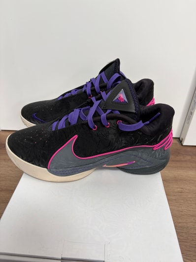 Nike LeBron 22 "Tunnel Vision" (FZ1094-001/FZ1095-001)