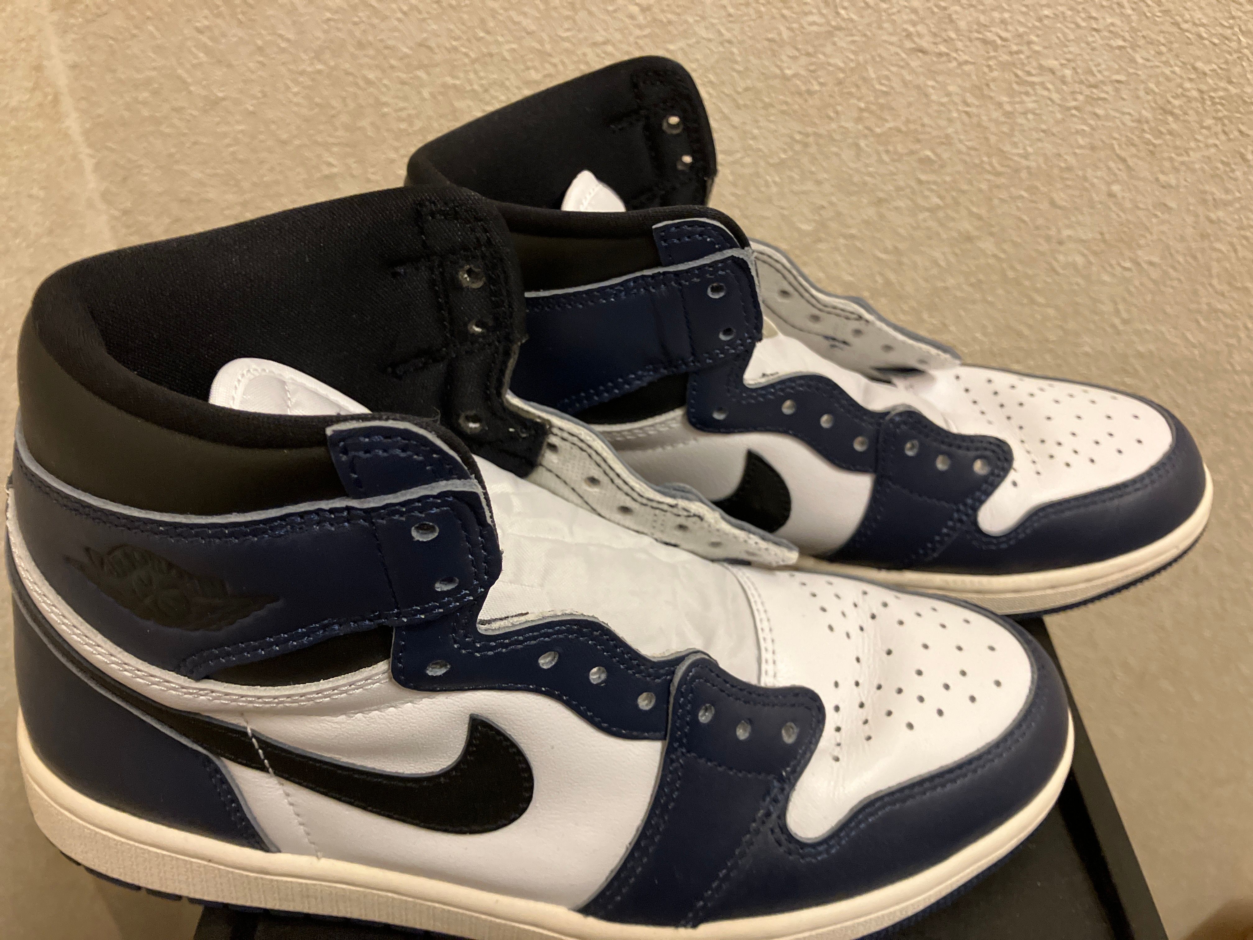 Nike Air Jordan 1 Retro High OG "Midnight Navy"