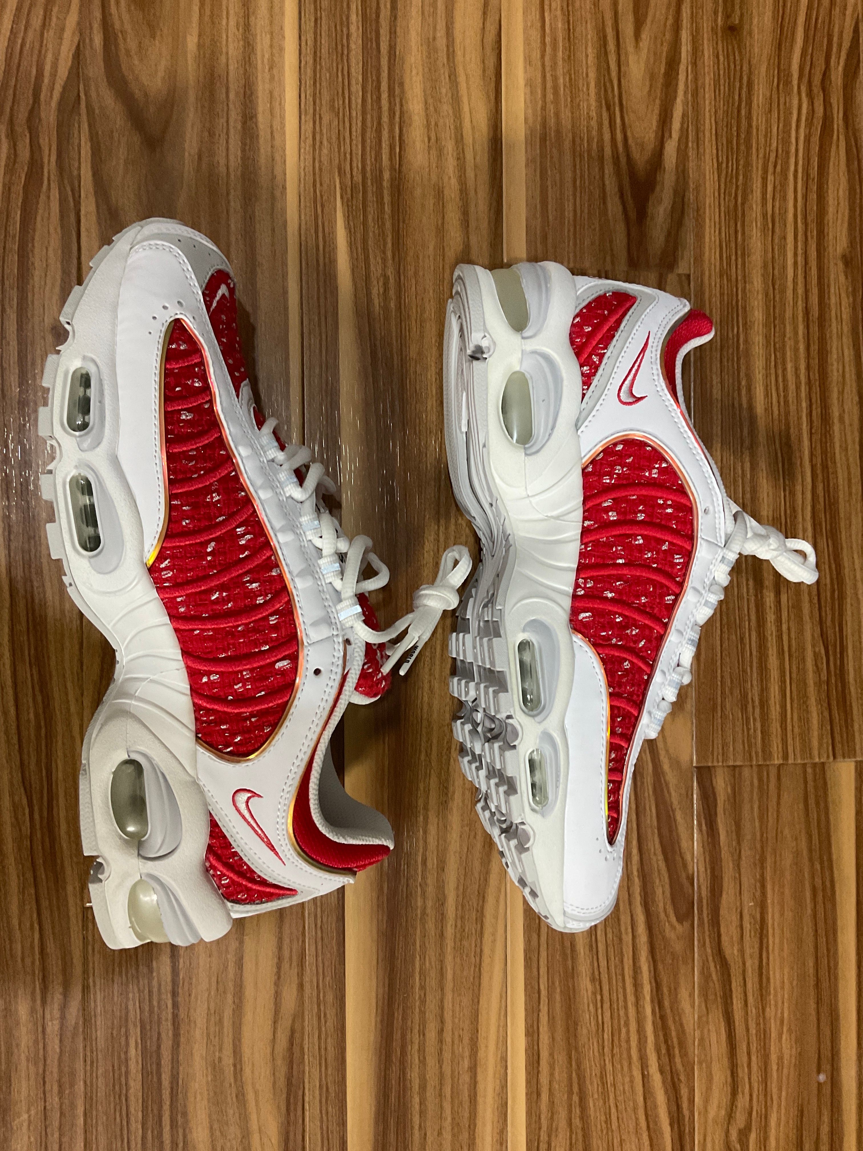 Supreme × Nike Air Max Tailwind 4 "Red"