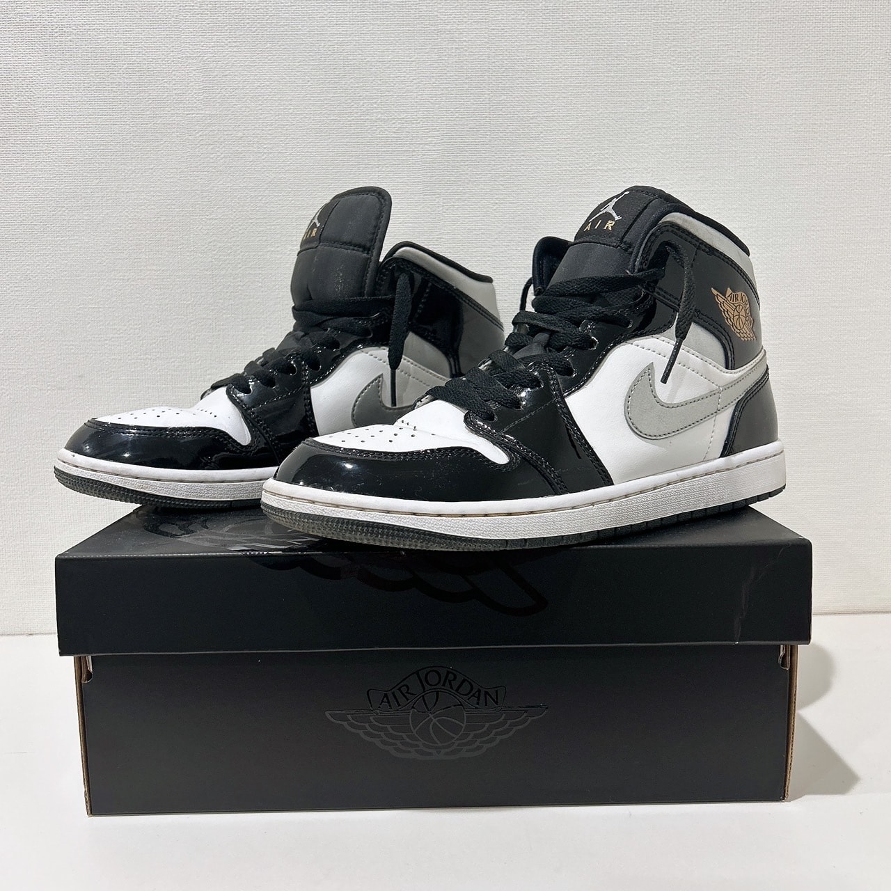 Nike Air Jordan 1 Mid "Black Patent"