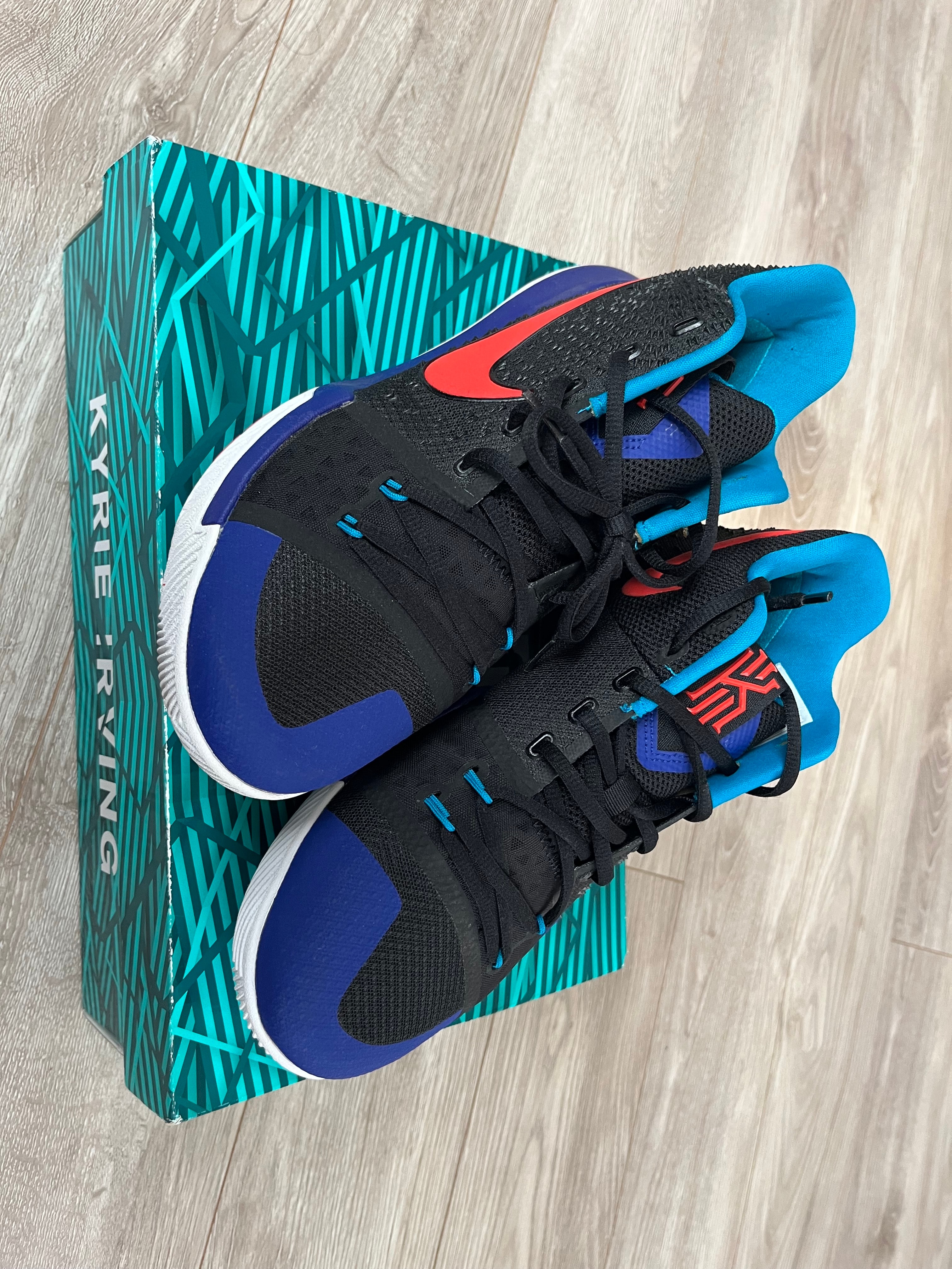 Nike Kyrie 3 "Kyrache Light"