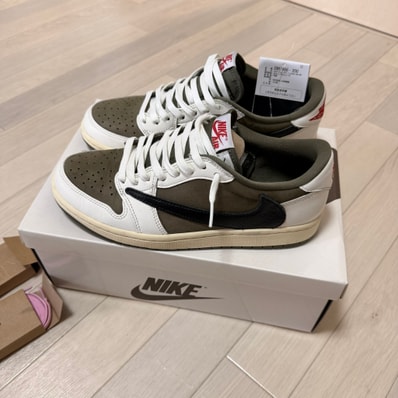 Travis Scott × Nike Air Jordan 1 Low OG SP "Reverse Olive"