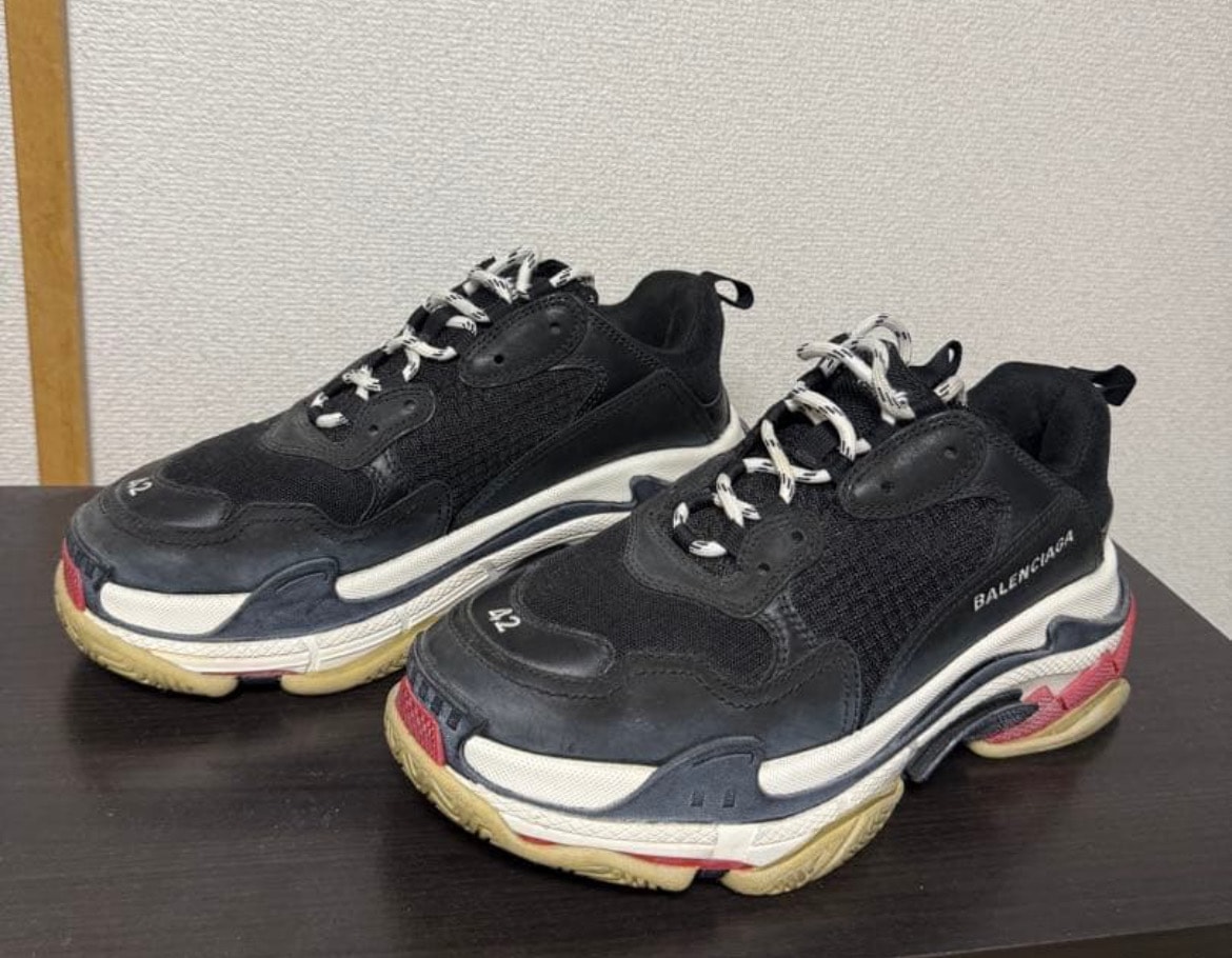 バレンシアガ トリプルS  "ブラック/レッド"