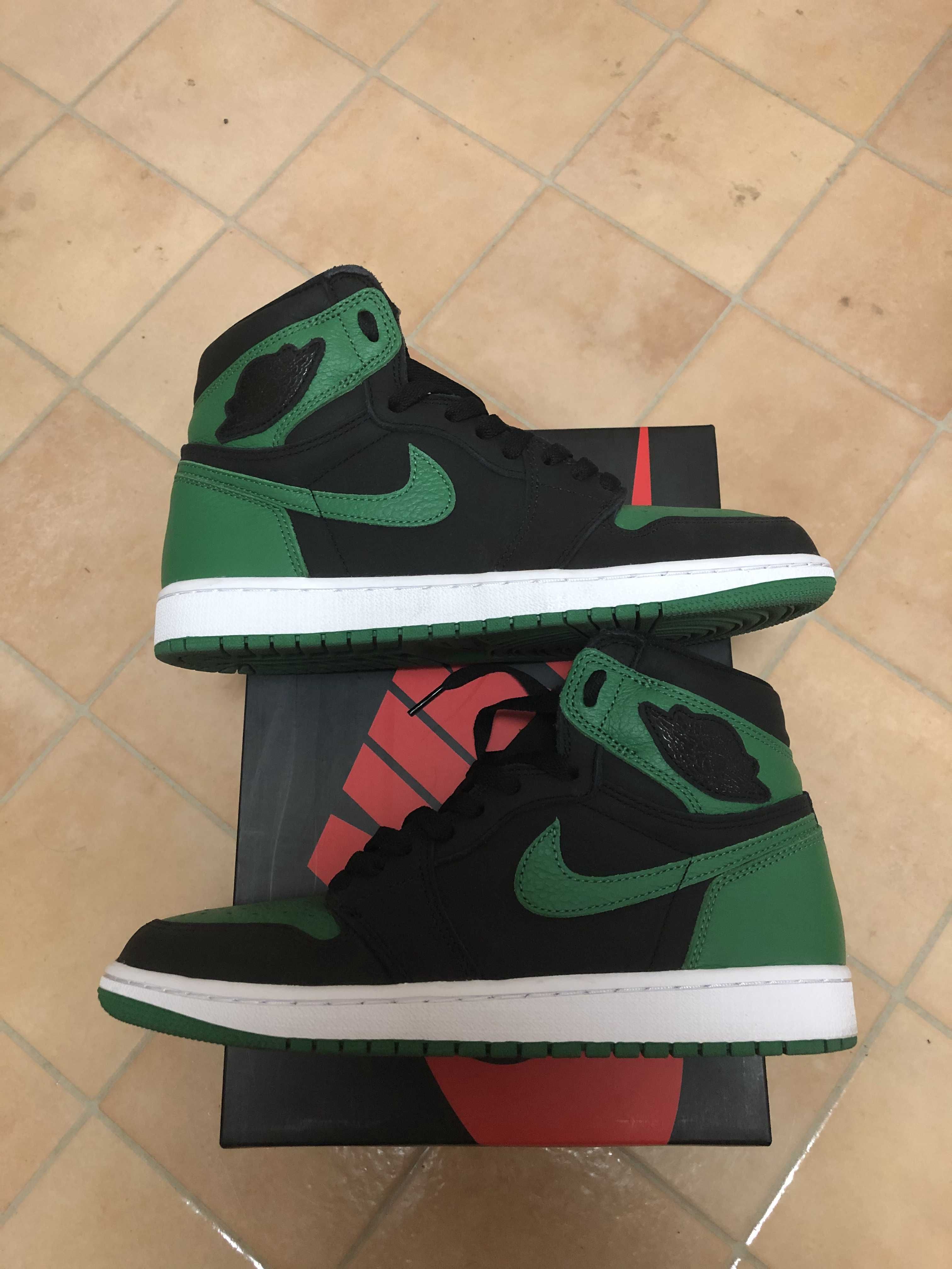 Nike Air Jordan 1 Retro High OG "Black/Pine Green" (2020)