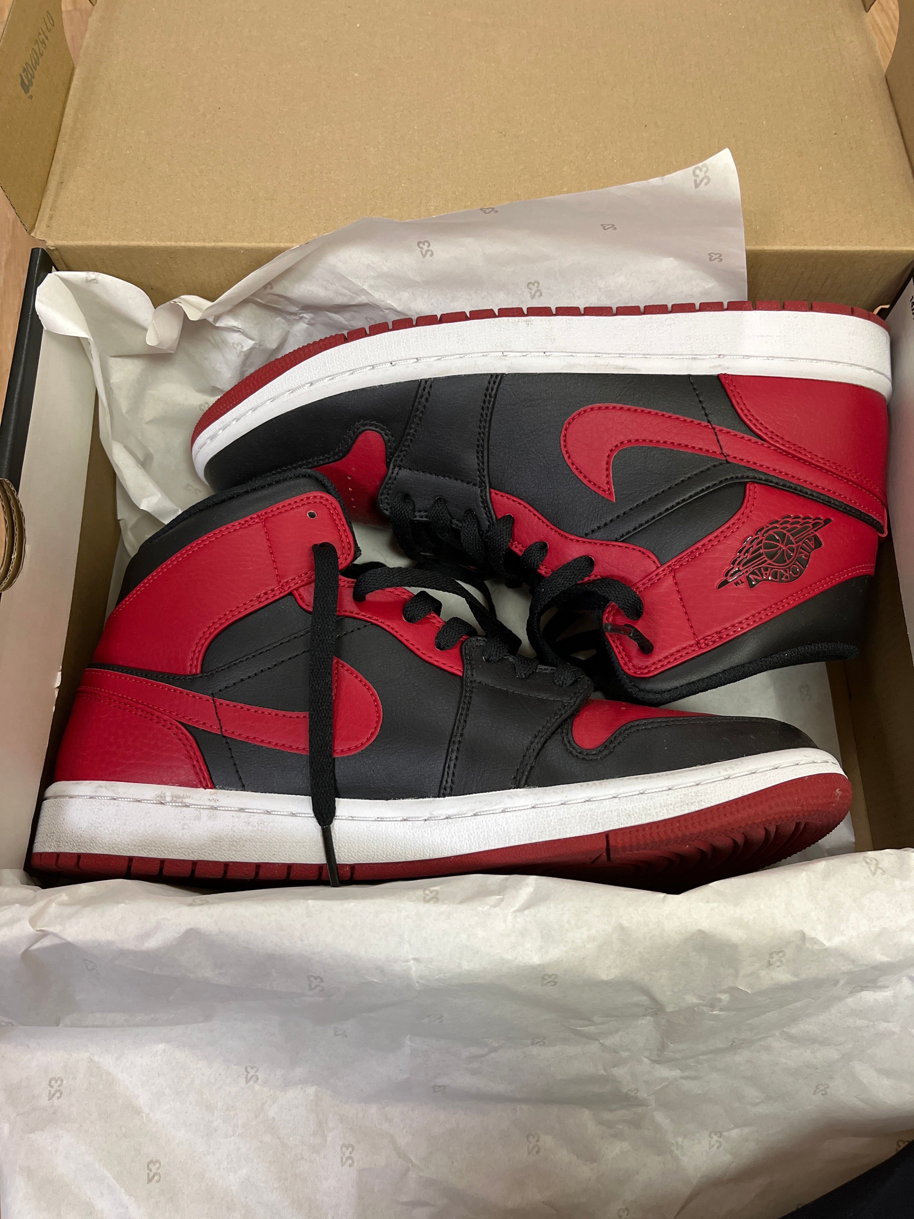 Nike Air Jordan 1 Mid "Bred"