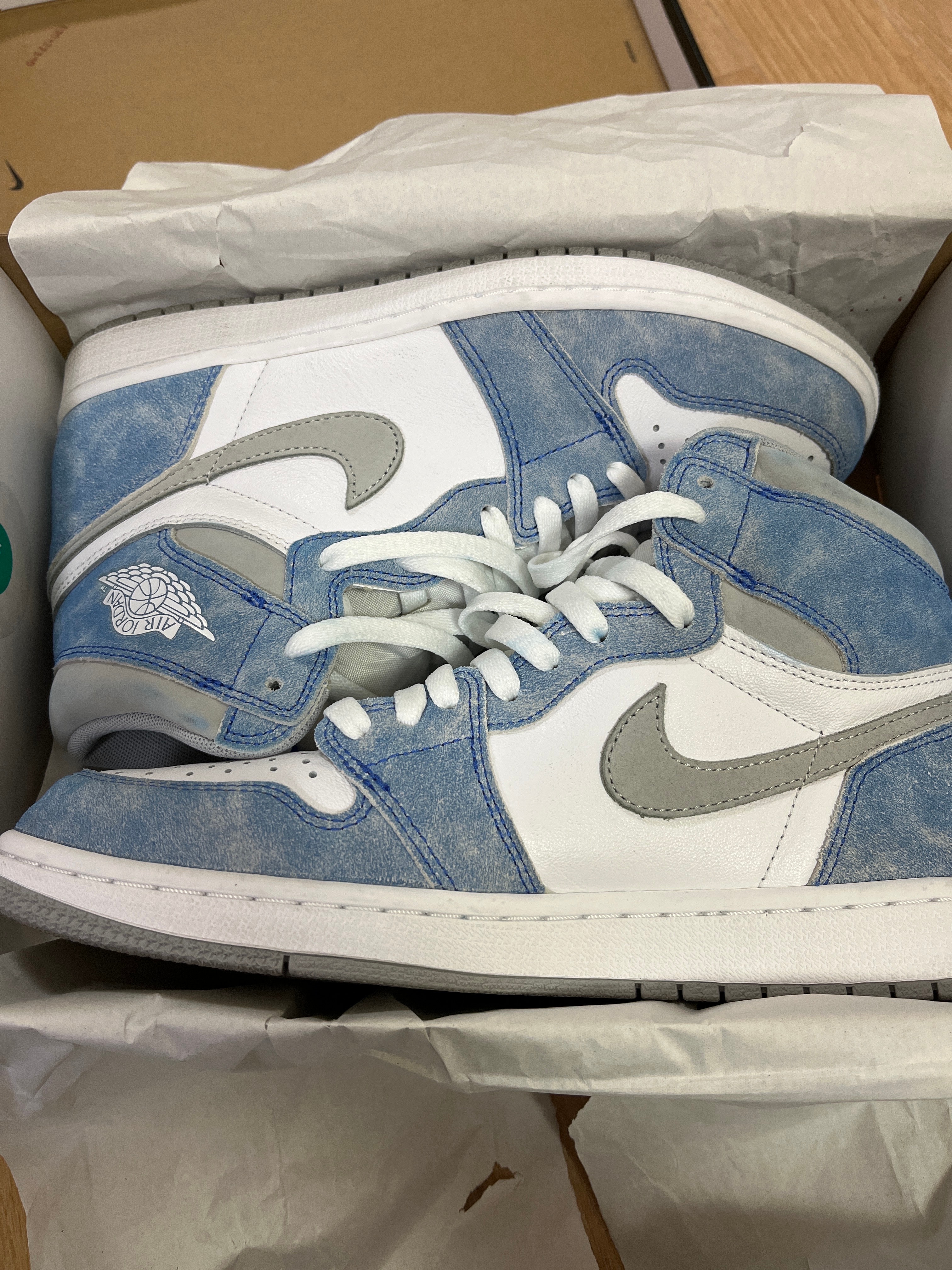 Nike Air Jordan 1 High OG "Hyper Royal"