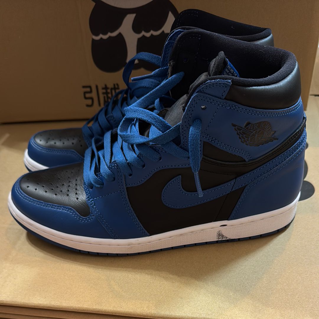 Nike Air Jordan 1 Retro High OG "Dark Marina Blue"
