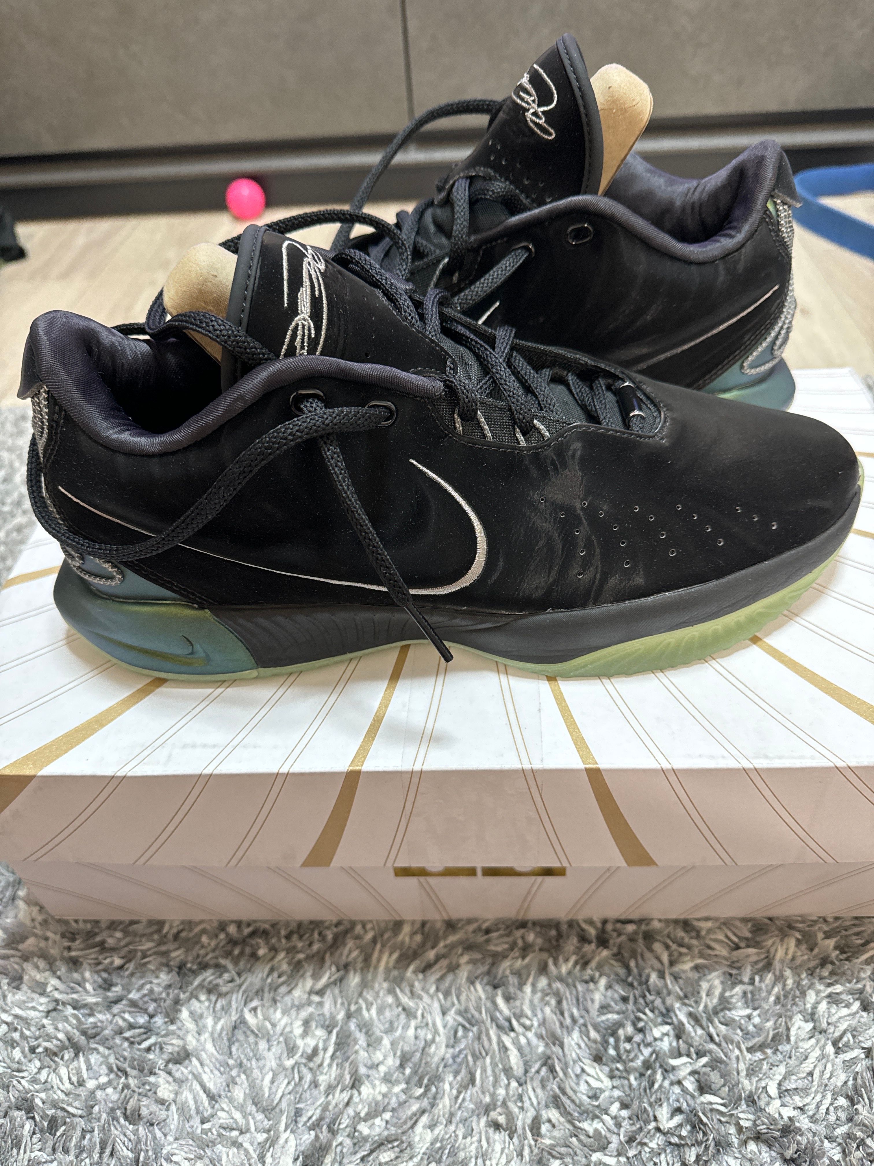 Nike LeBron 21 "Tahitian"