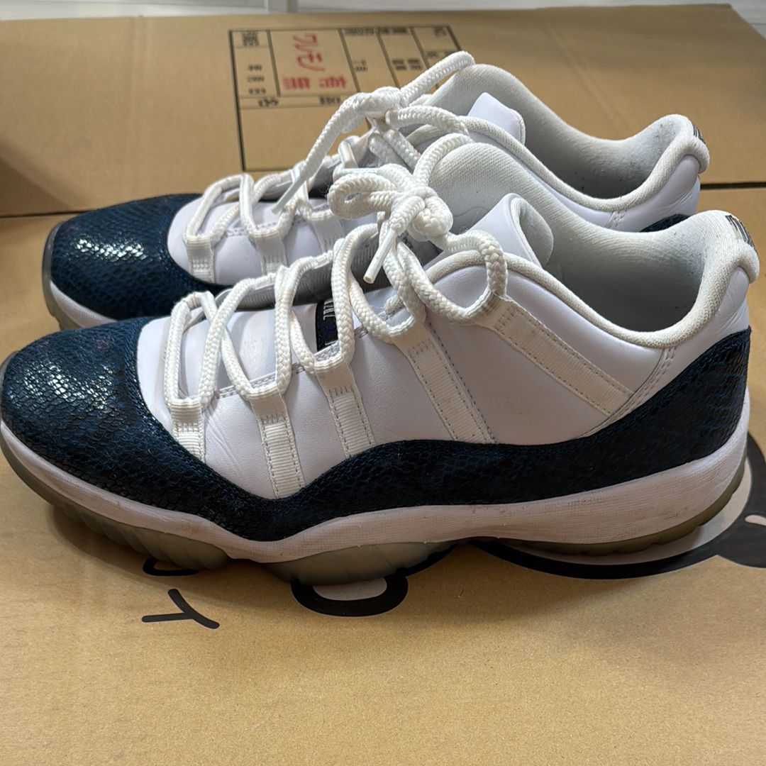 AIR JORDAN 11 LOW "SNAKESKIN"