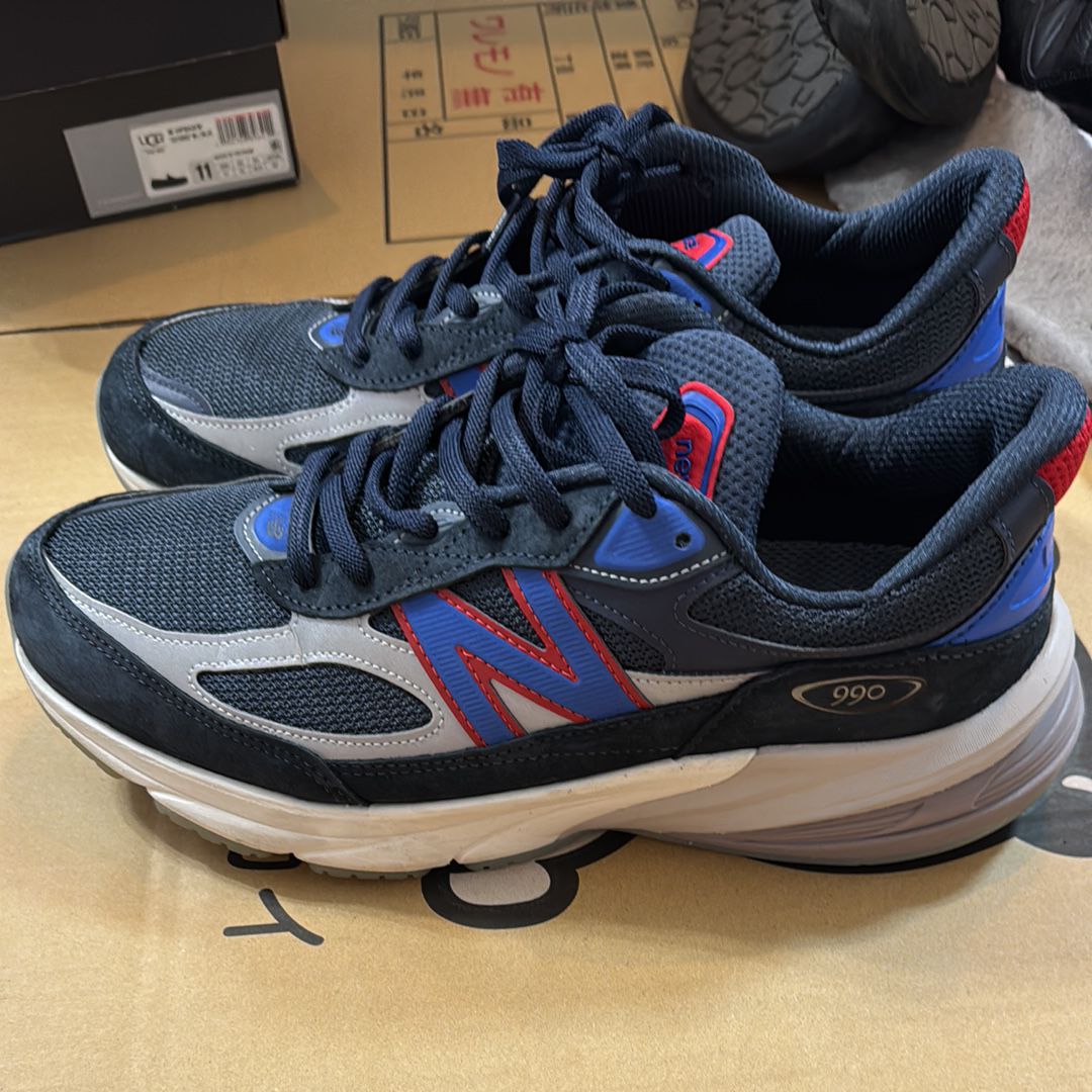 KITH × New Balance 990V6 Madison Square Garden "Navy"