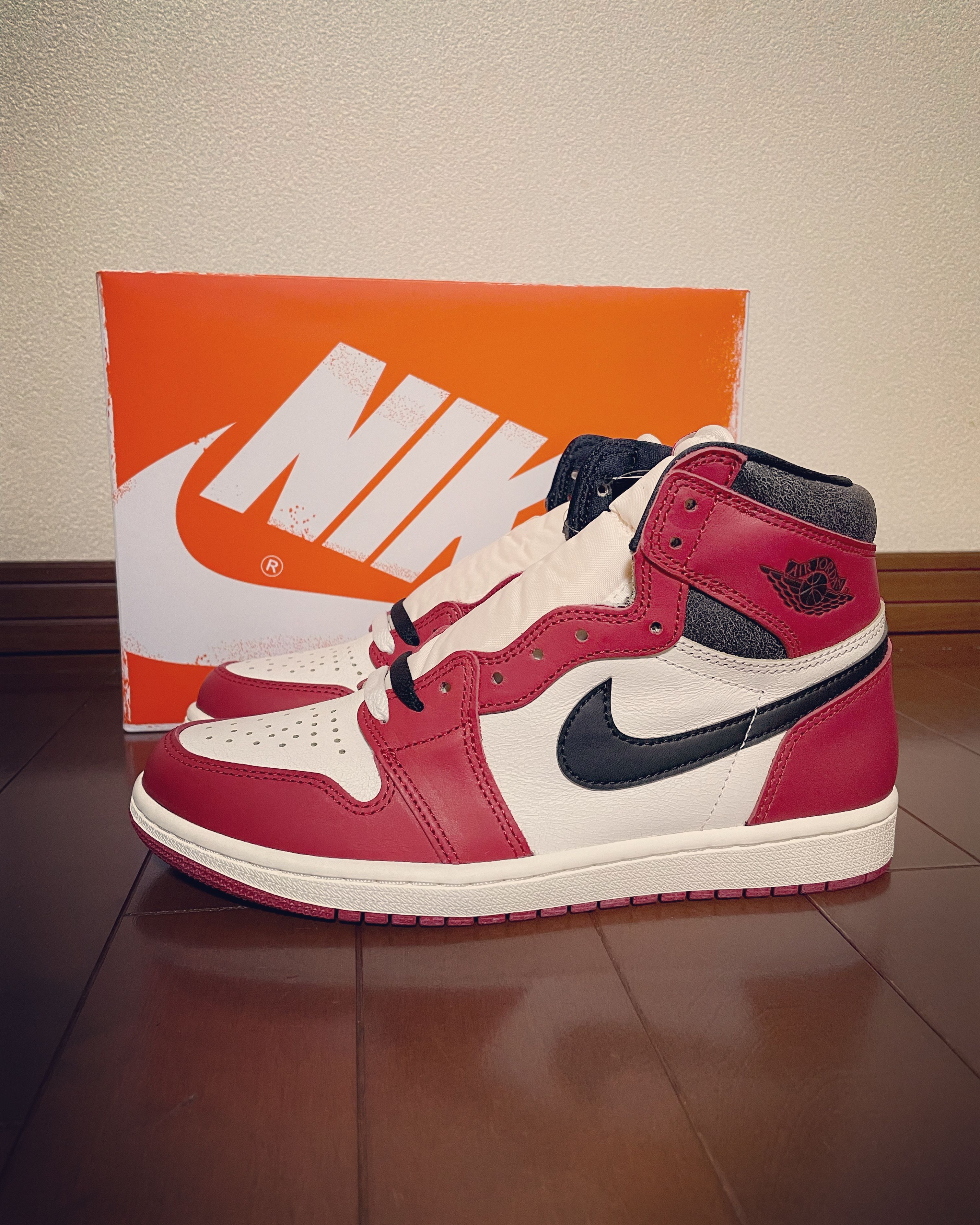 Nike Air Jordan 1 High OG "Lost & Found/Chicago"