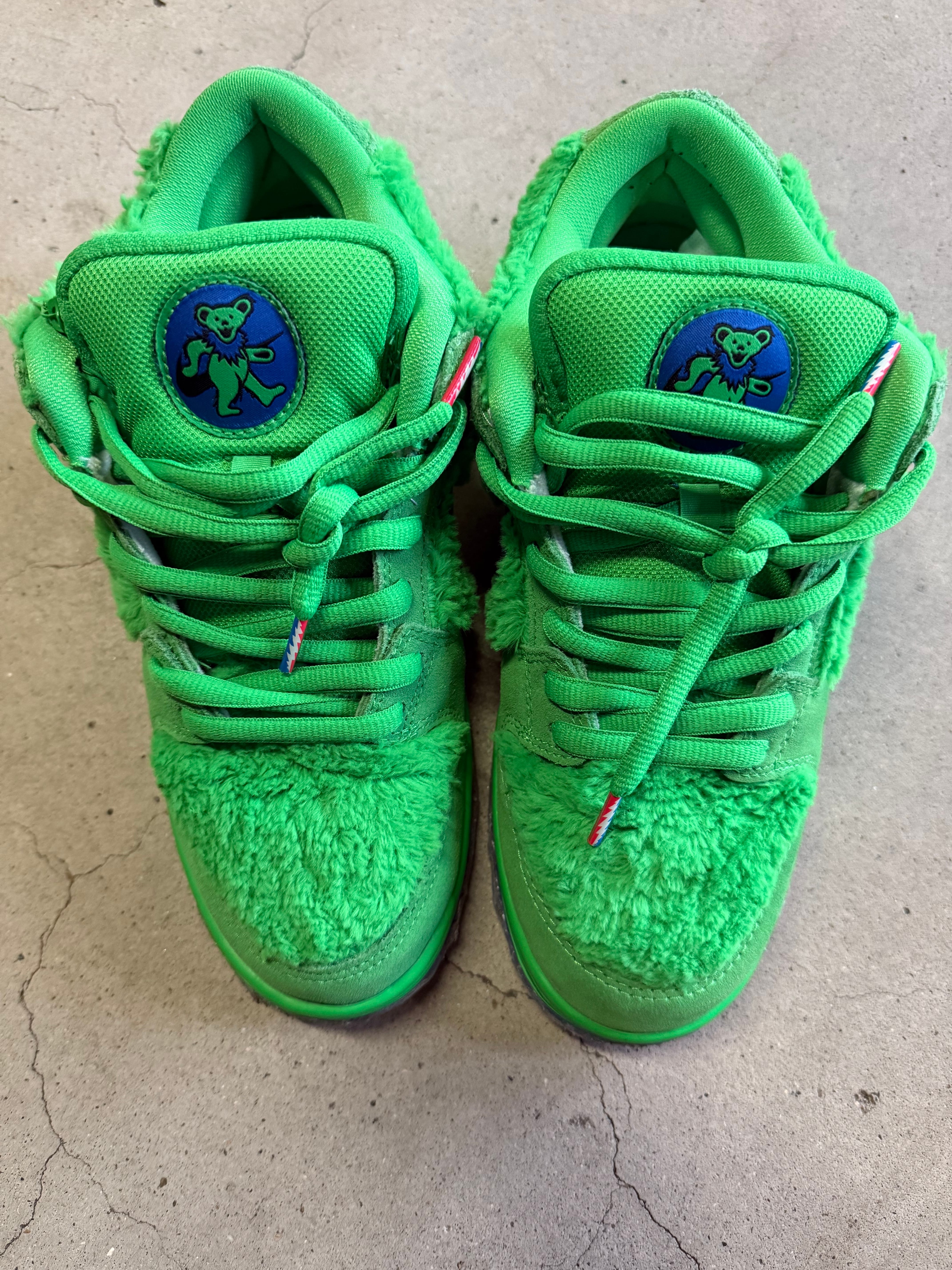 Grateful Dead × Nike SB Dunk Low "Green Bear"
