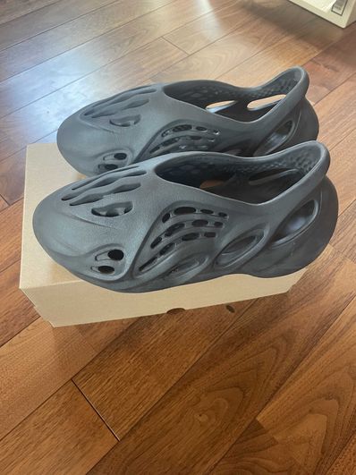 adidas YEEZY Foam Runner "Onyx"