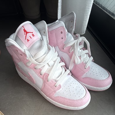 Nike GS Air Jordan 1 Mid "Pink Foam/Fire Red/White"