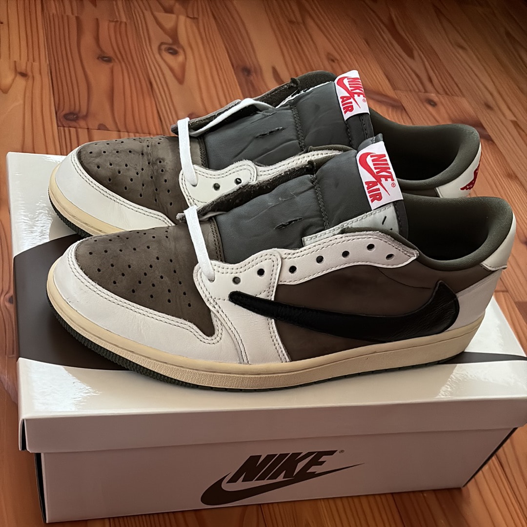 Travis Scott × Nike Air Jordan 1 Low OG SP "Reverse Olive"
