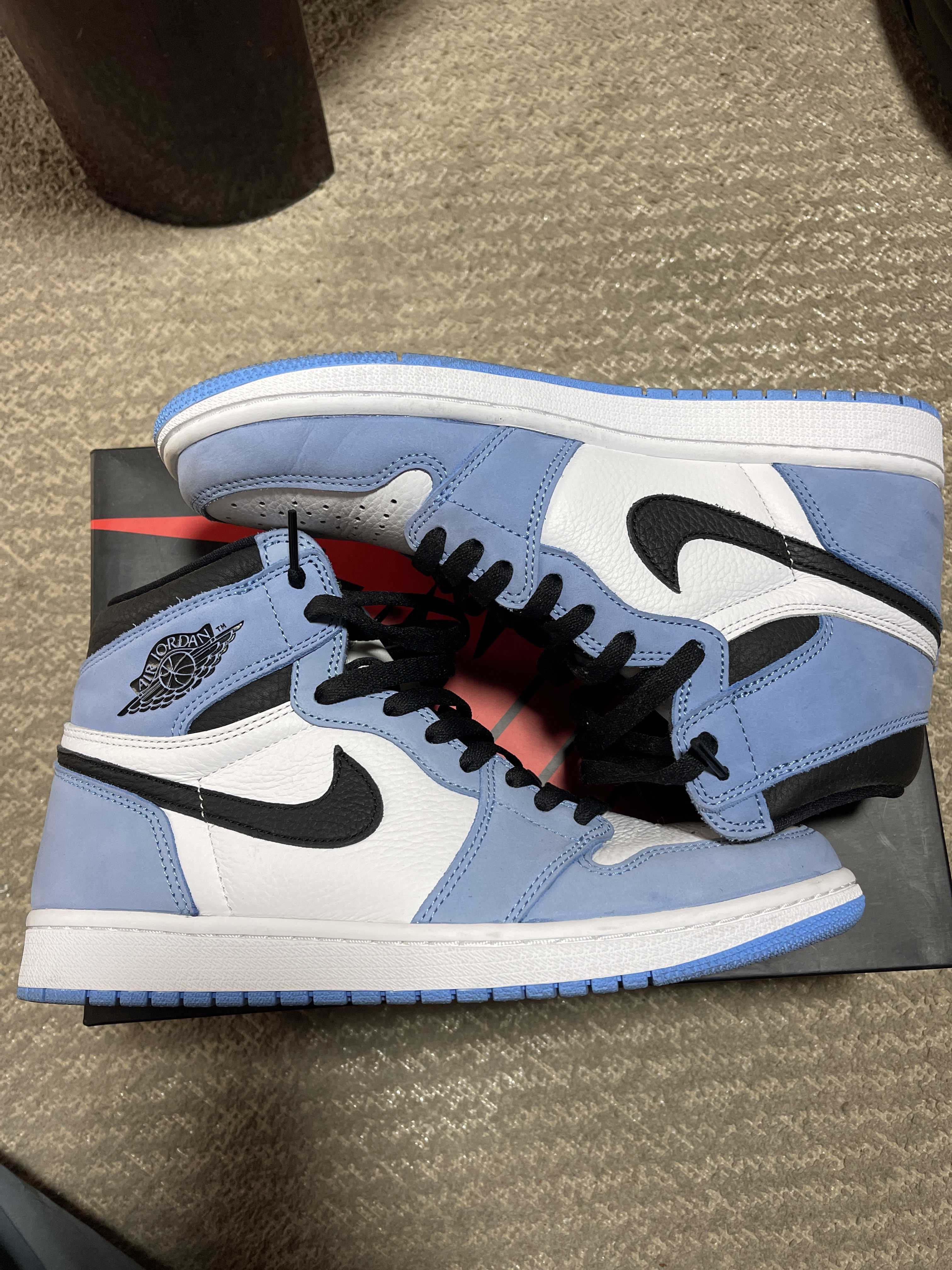 Nike Air Jordan 1 High OG "University Blue"